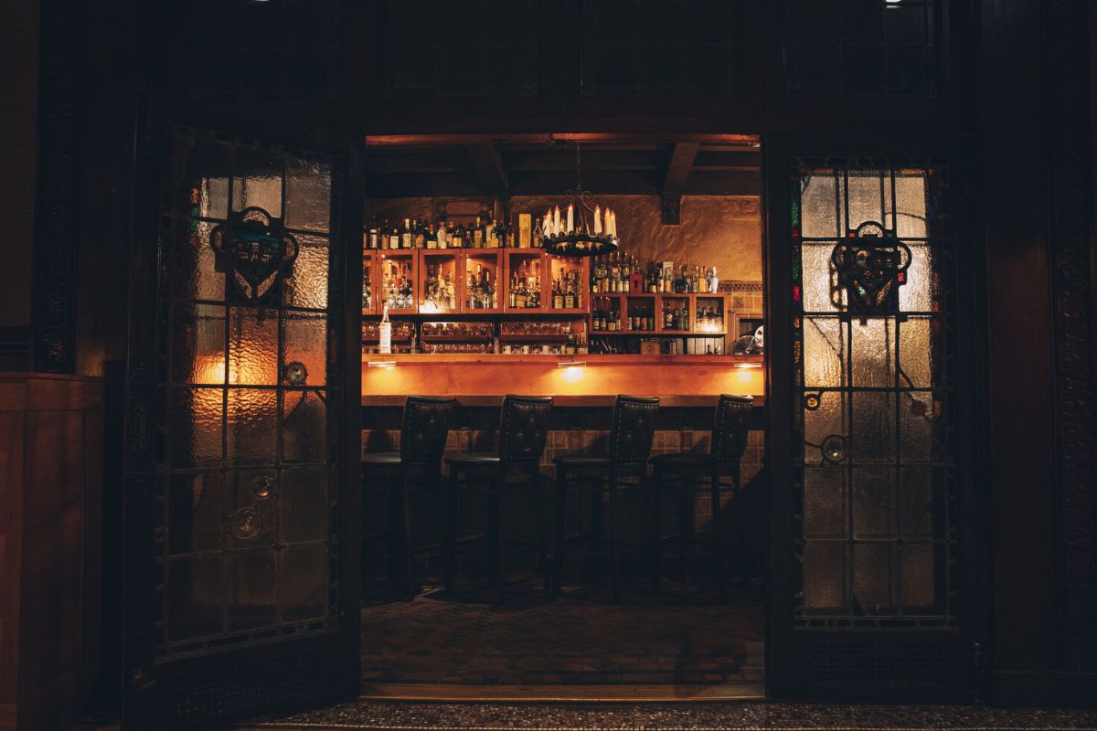 Chicago8217s-Hidden-Speakeasies-And-Prohibition-Mysteries chicagos-hidden-speakeasies-and-prohibition-mysteries