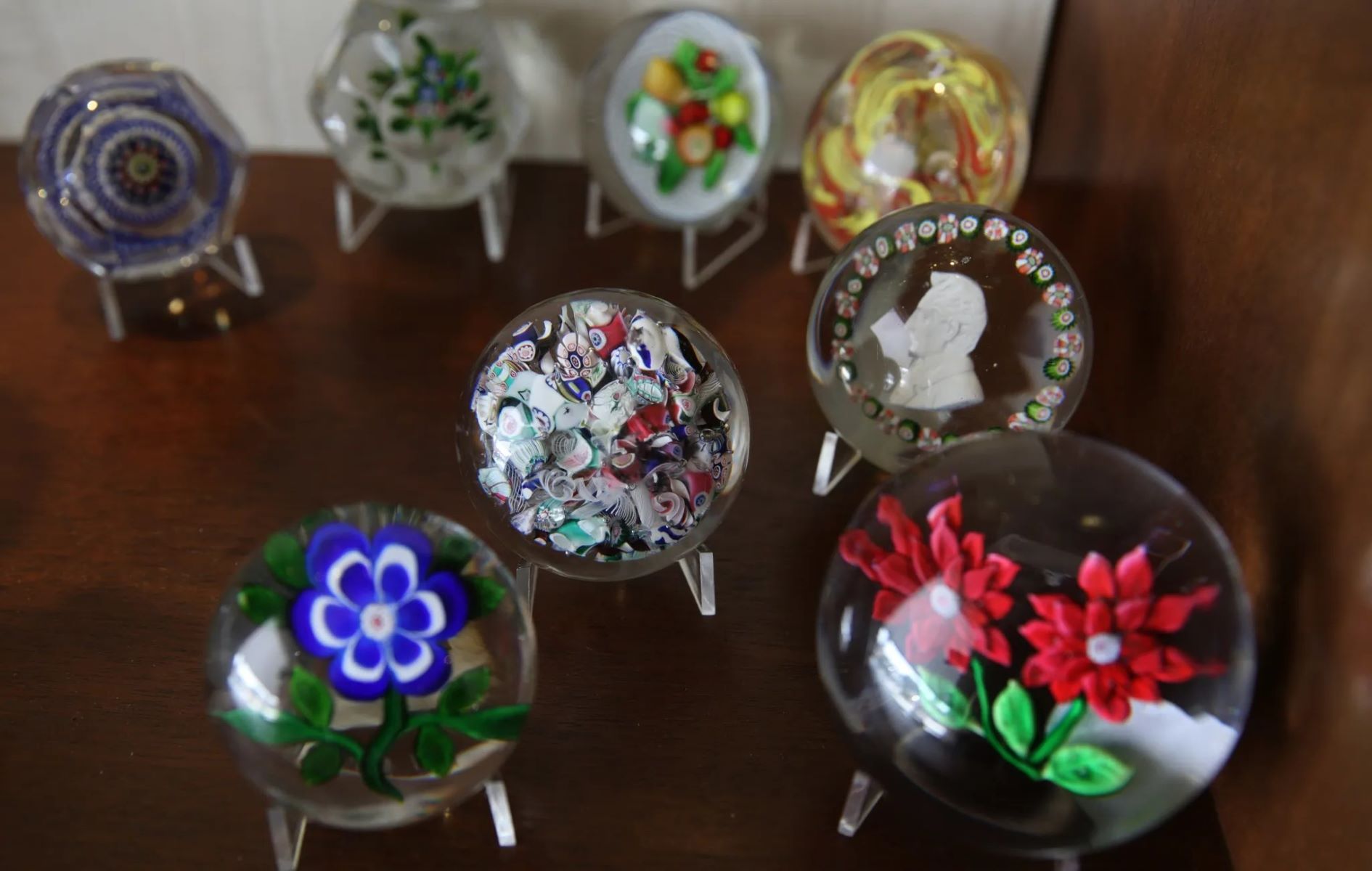 chicagos-secret-glass-paperweight-museum