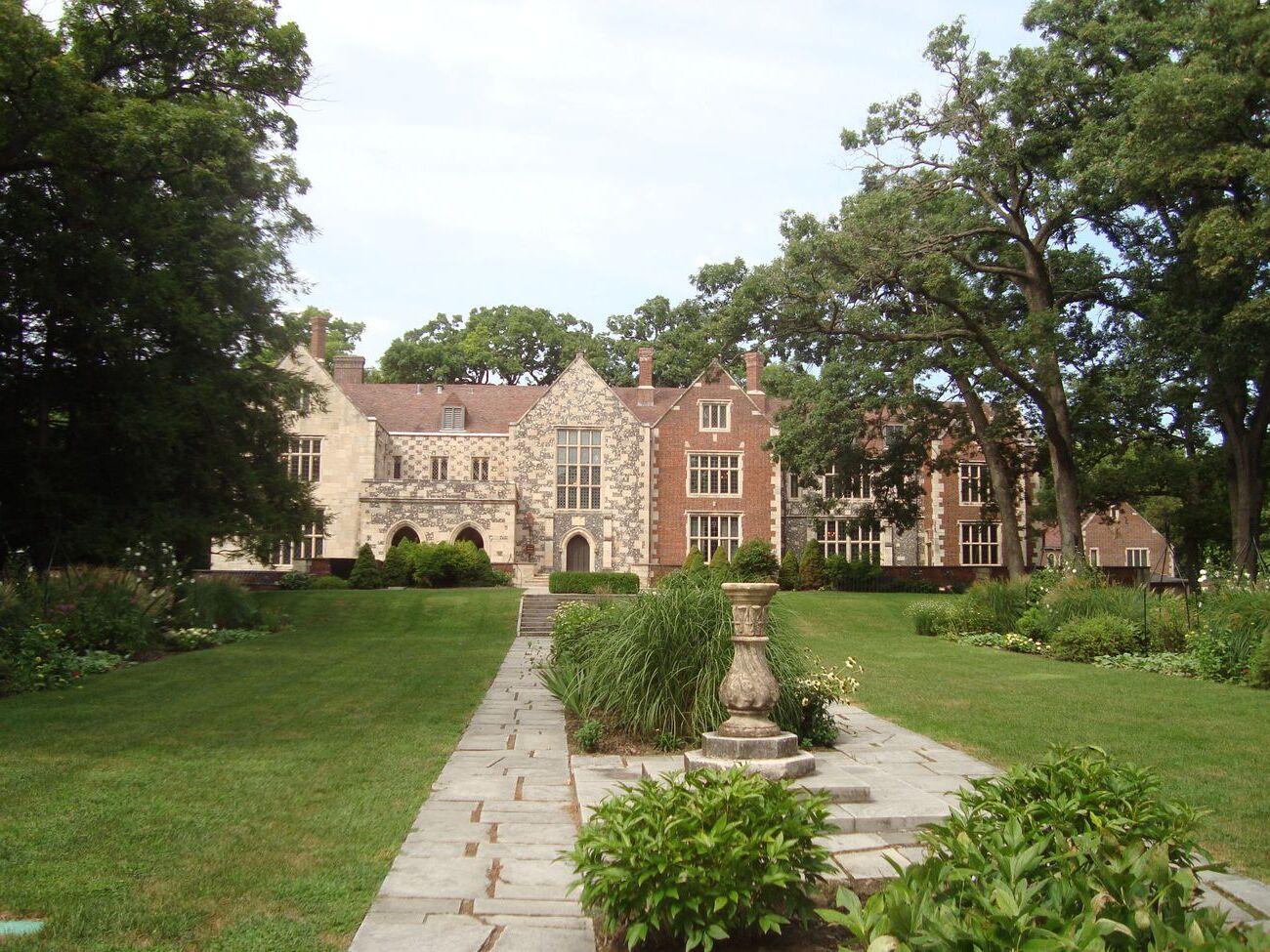 Des-Moines8217-Secret-42-Room-Mansion-With-Tudor-And-Gothic-Charm des-moines-secret-42-room-mansion-with-tudor-and-gothic-charm