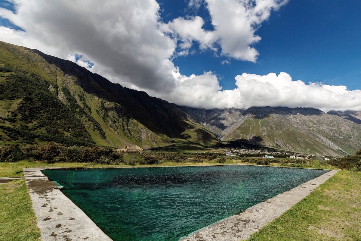discover-the-secret-hot-springs-of-georgia-touristsecrets