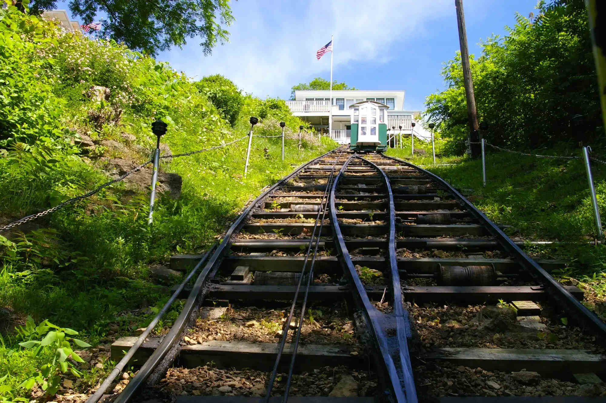 Dubuque8217s-Secret-Fenelon-Place-Elevator-Shortest-Steep-Railway dubuques-secret-fenelon-place-elevator-shortest-steep-railway