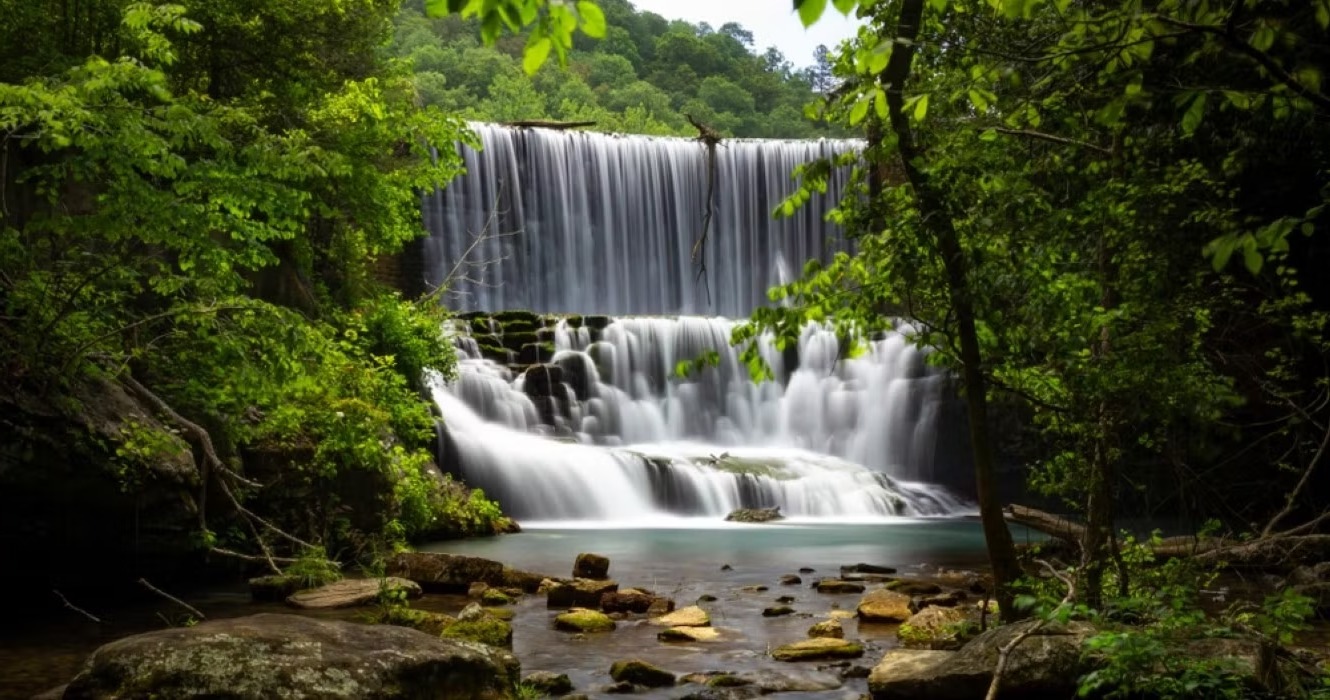 enchanting-adventures-at-mirror-lake-in-blanchard-springs