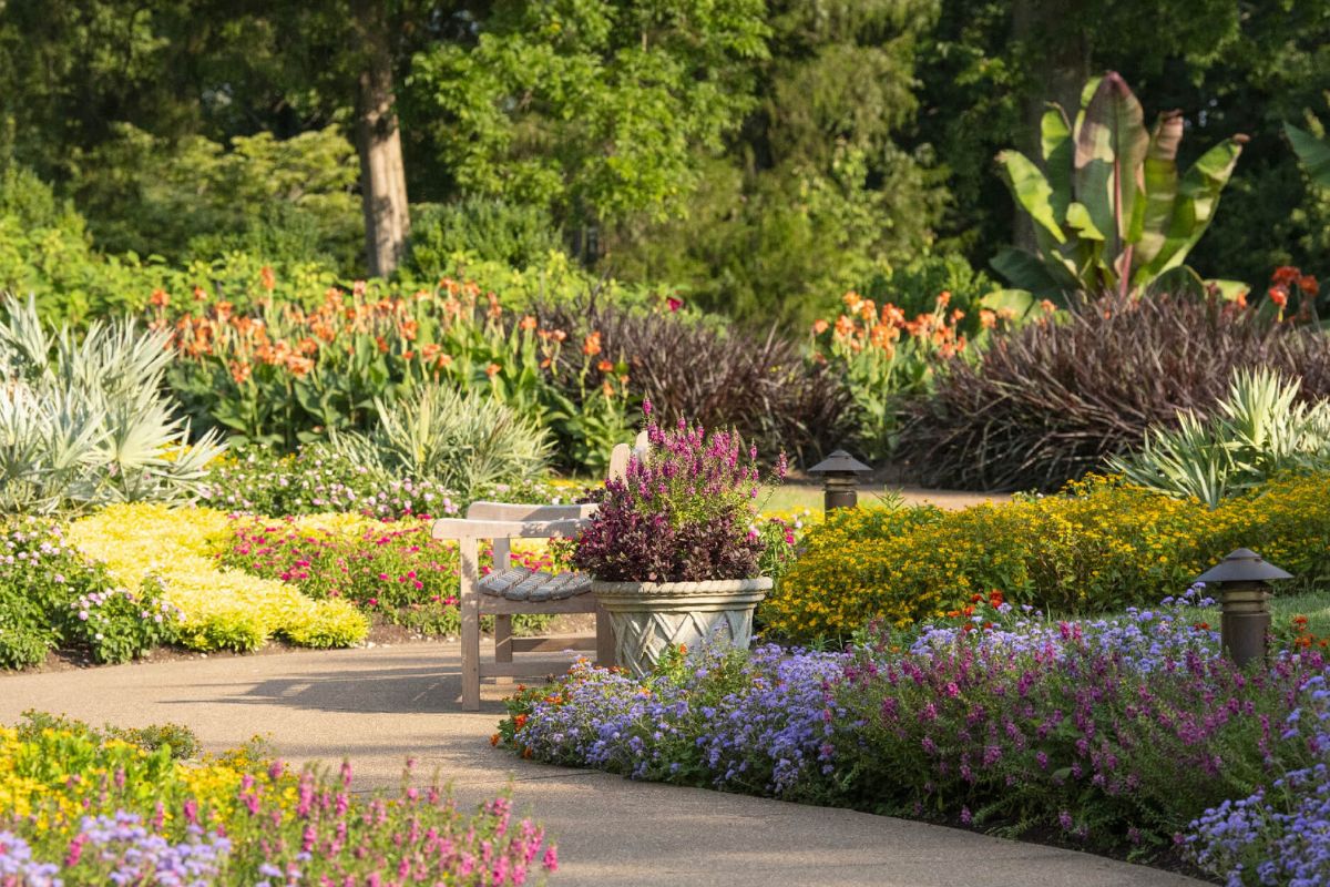 enchanting-beauty-at-nashvilles-cheekwood-estate