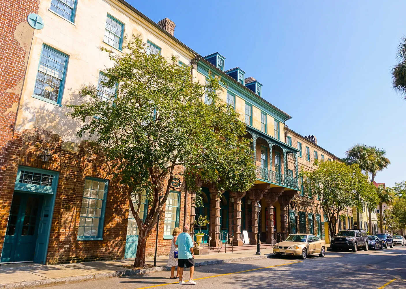 Explore-Charleston8217s-Historic-Downtown-District-A-Walking-Tour-TouristSecrets explore-charlestons-historic-downtown-district-a-walking-tour-touristsecrets