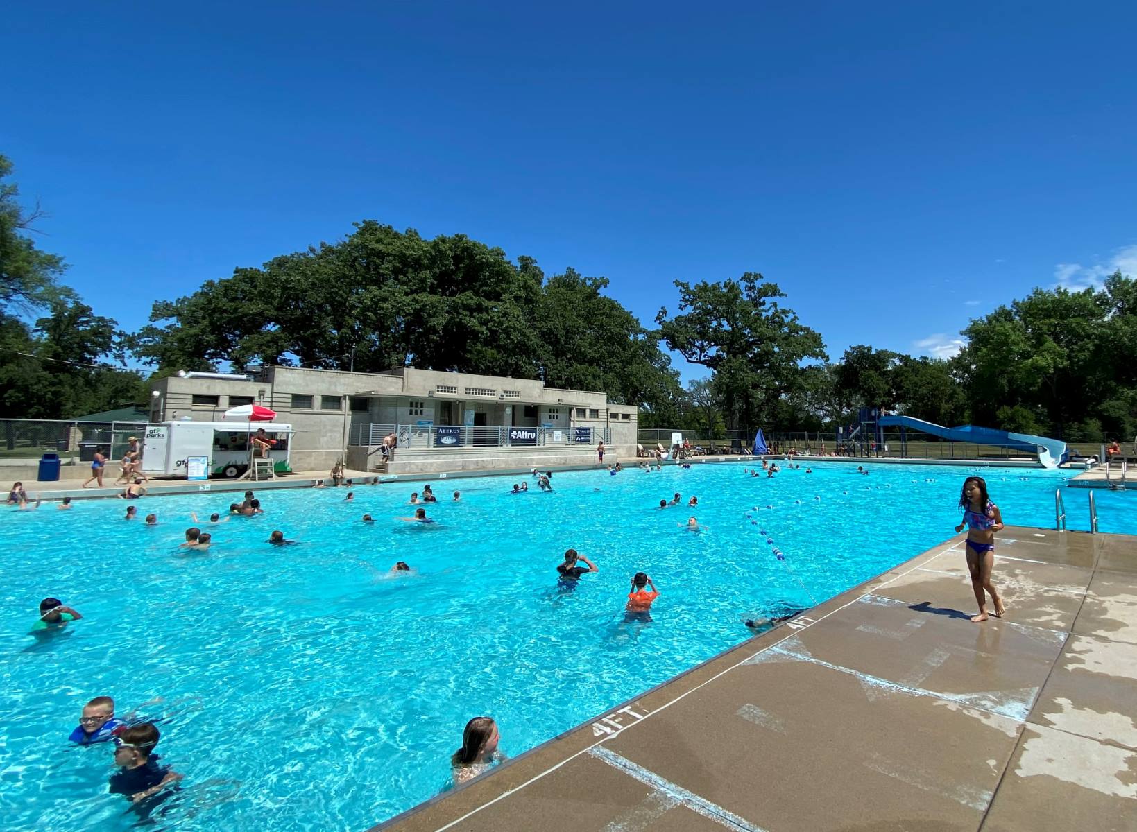 explore-excitement-at-grand-forks-riverside-pool-touristsecrets