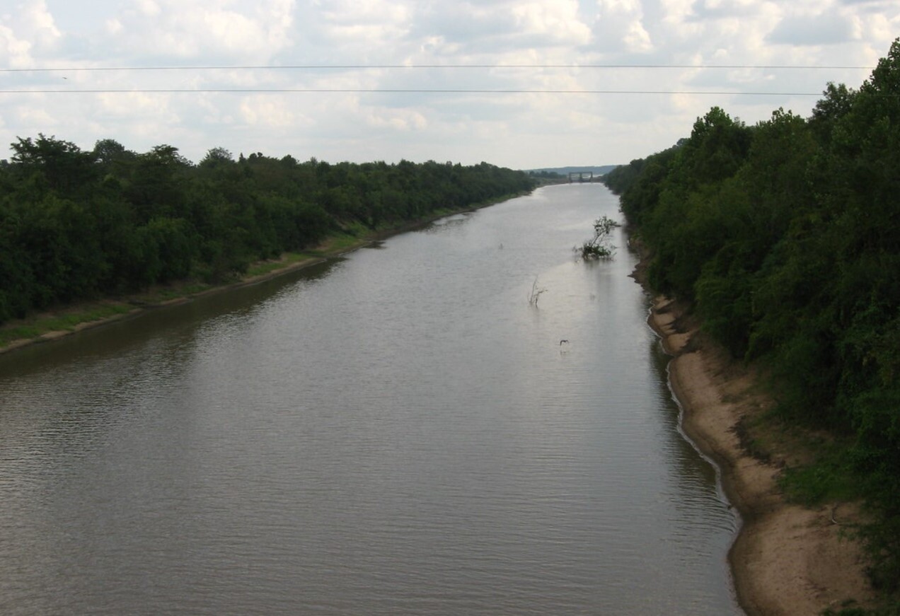 exploring-river-paths-in-napoleonville-louisiana