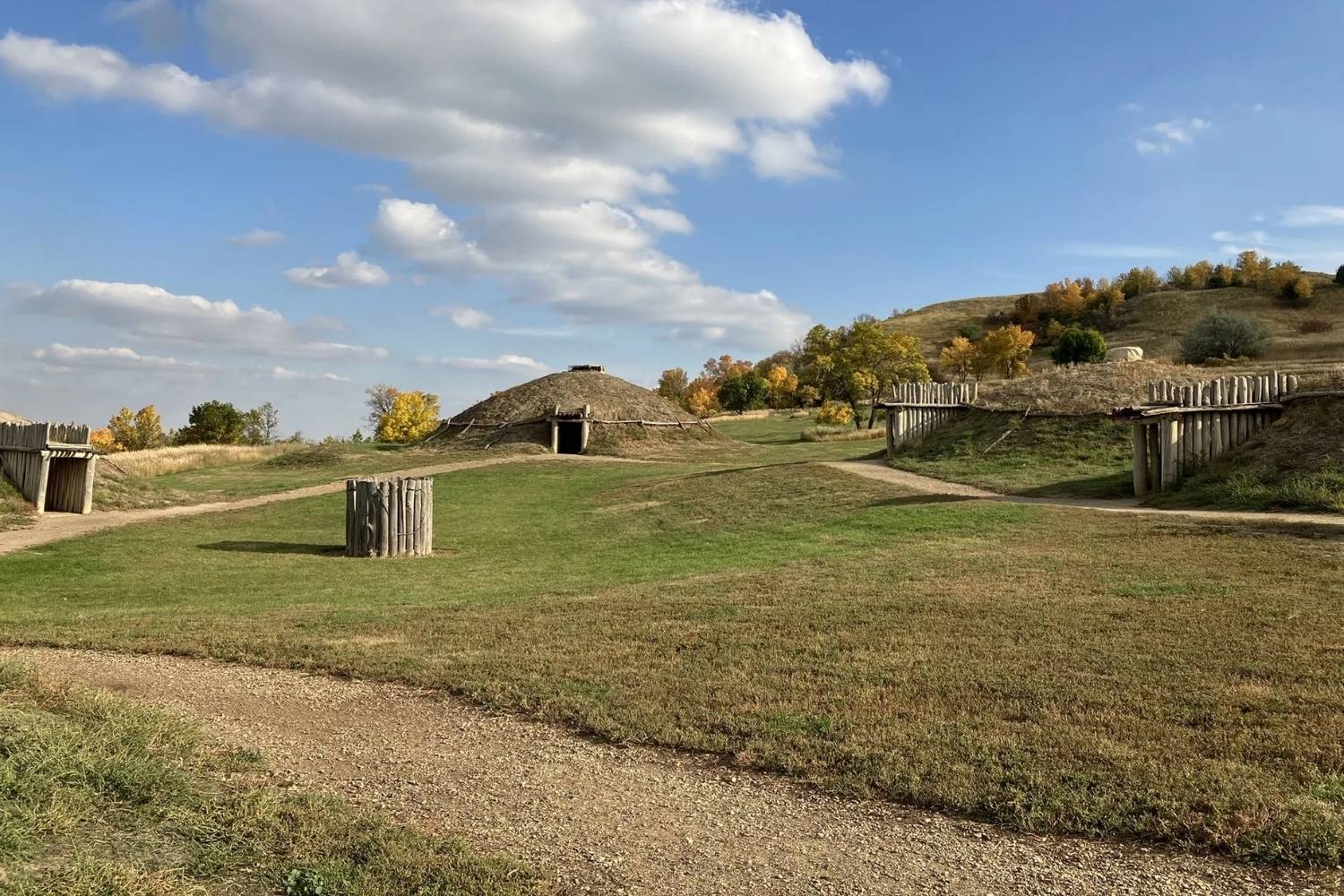 exploring-trails-at-fort-abraham-lincoln-north-dakota