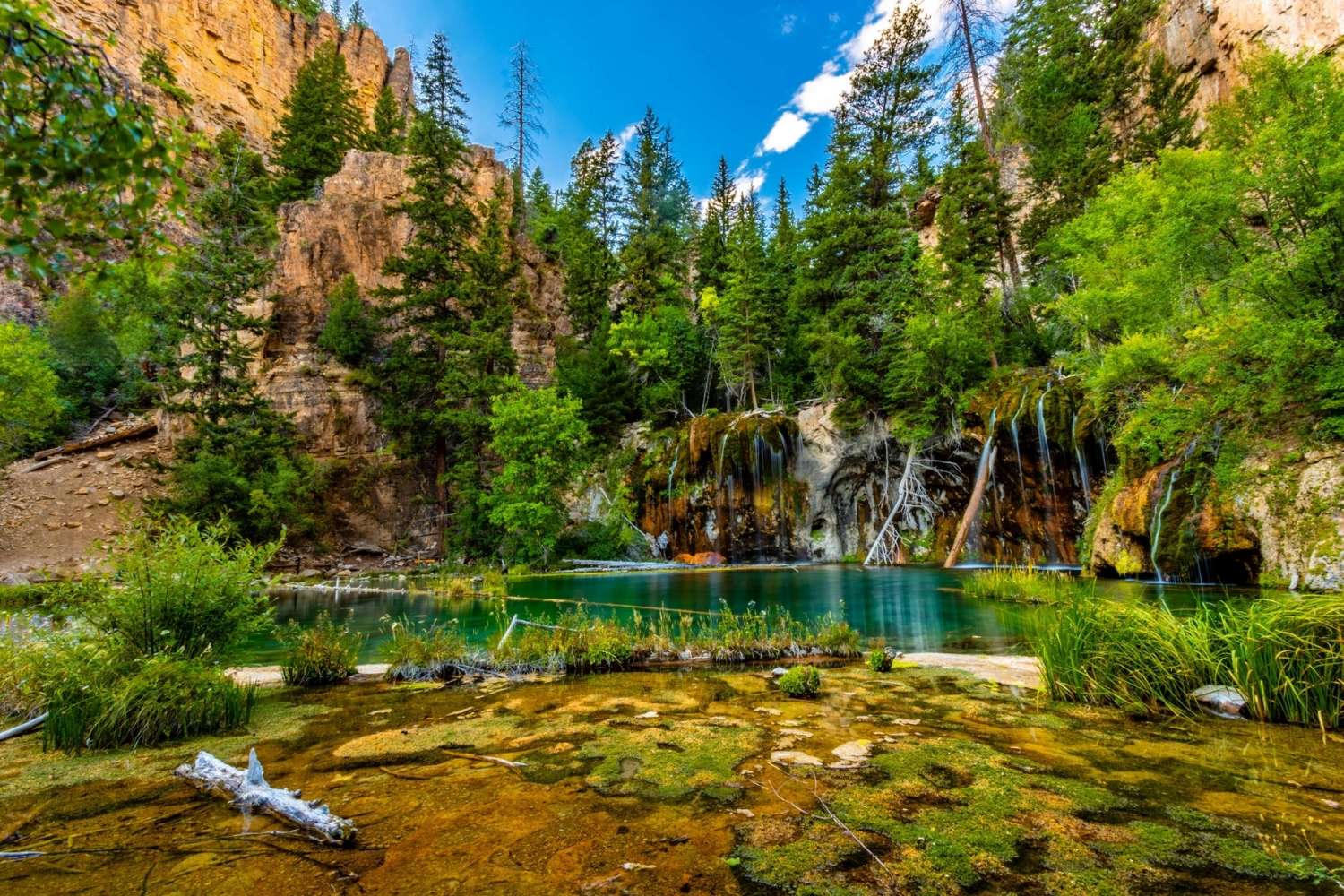 hanging-lakes-enchanting-turquoise-oasis