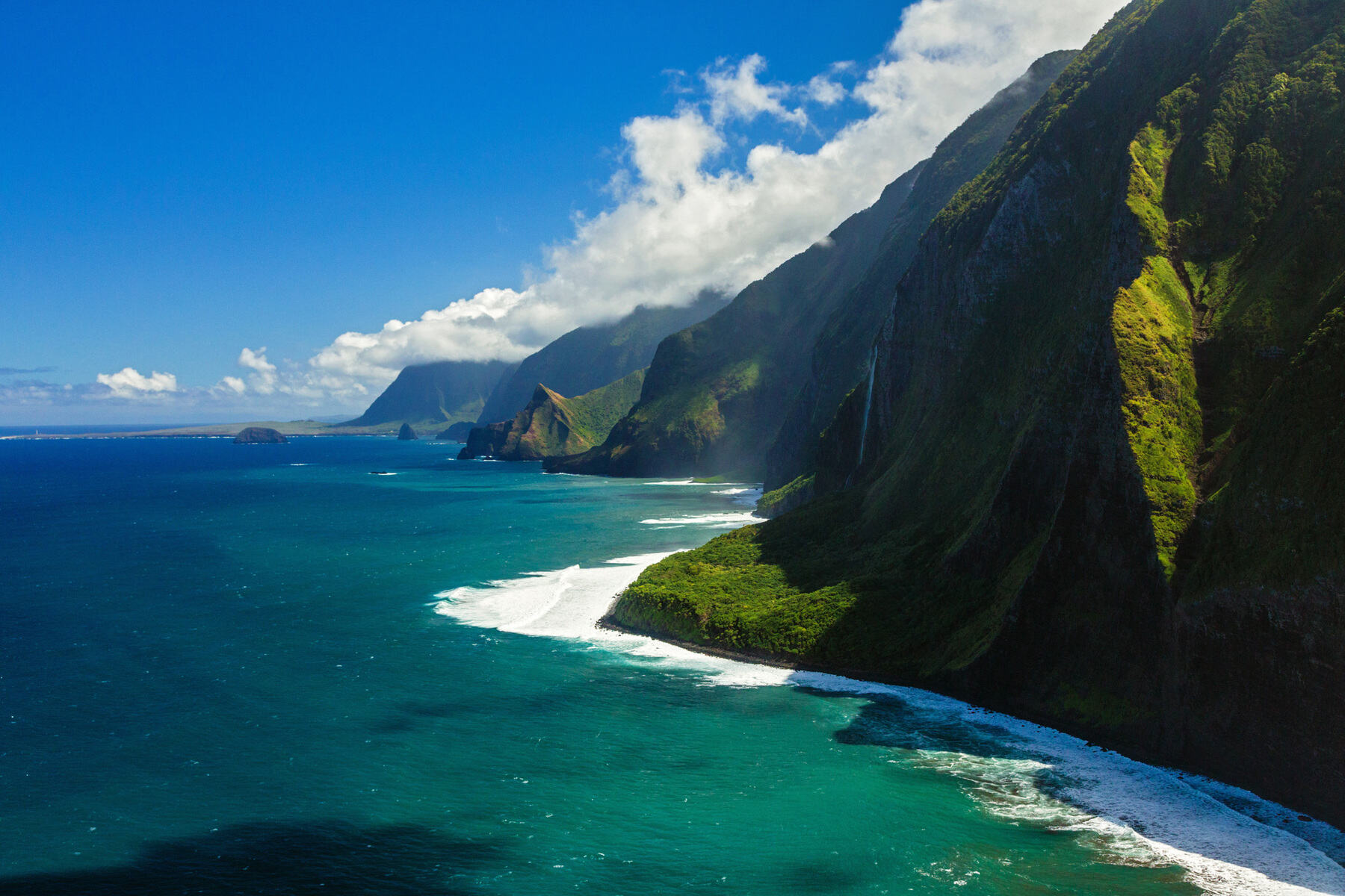 Hawaii8217s-Secret-Kalaupapa-Peninsula-And-Its-Dramatic-Cliffs hawaiis-secret-kalaupapa-peninsula-and-its-dramatic-cliffs