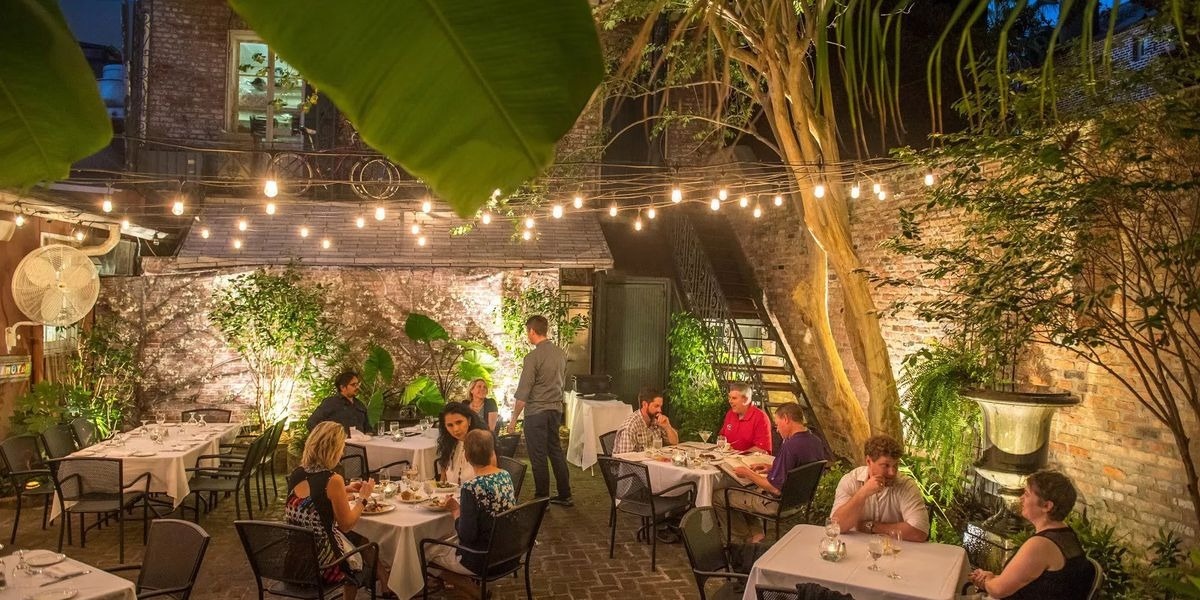 hidden-courtyard-restaurants-in-new-orleans-french-quarter