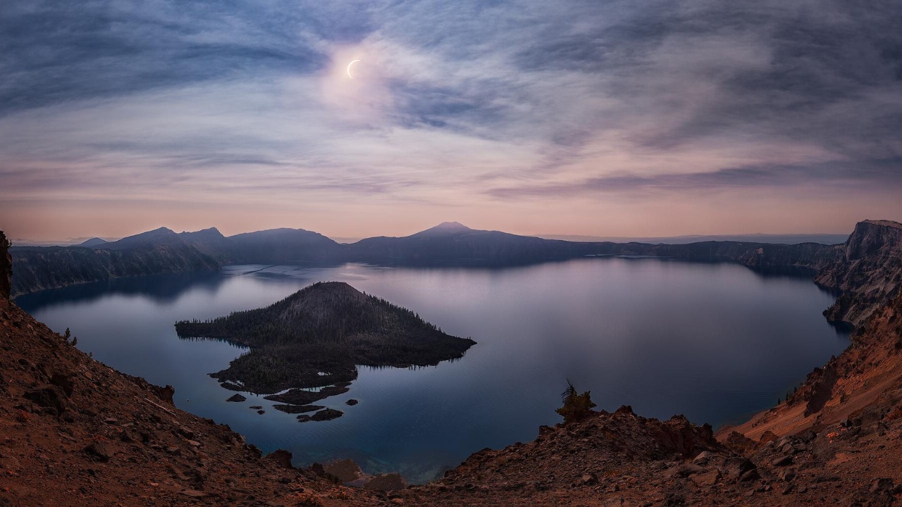 Hidden-Fogbow-Valleys-Of-Oregon8217s-Crater-Lake hidden-fogbow-valleys-of-oregons-crater-lake
