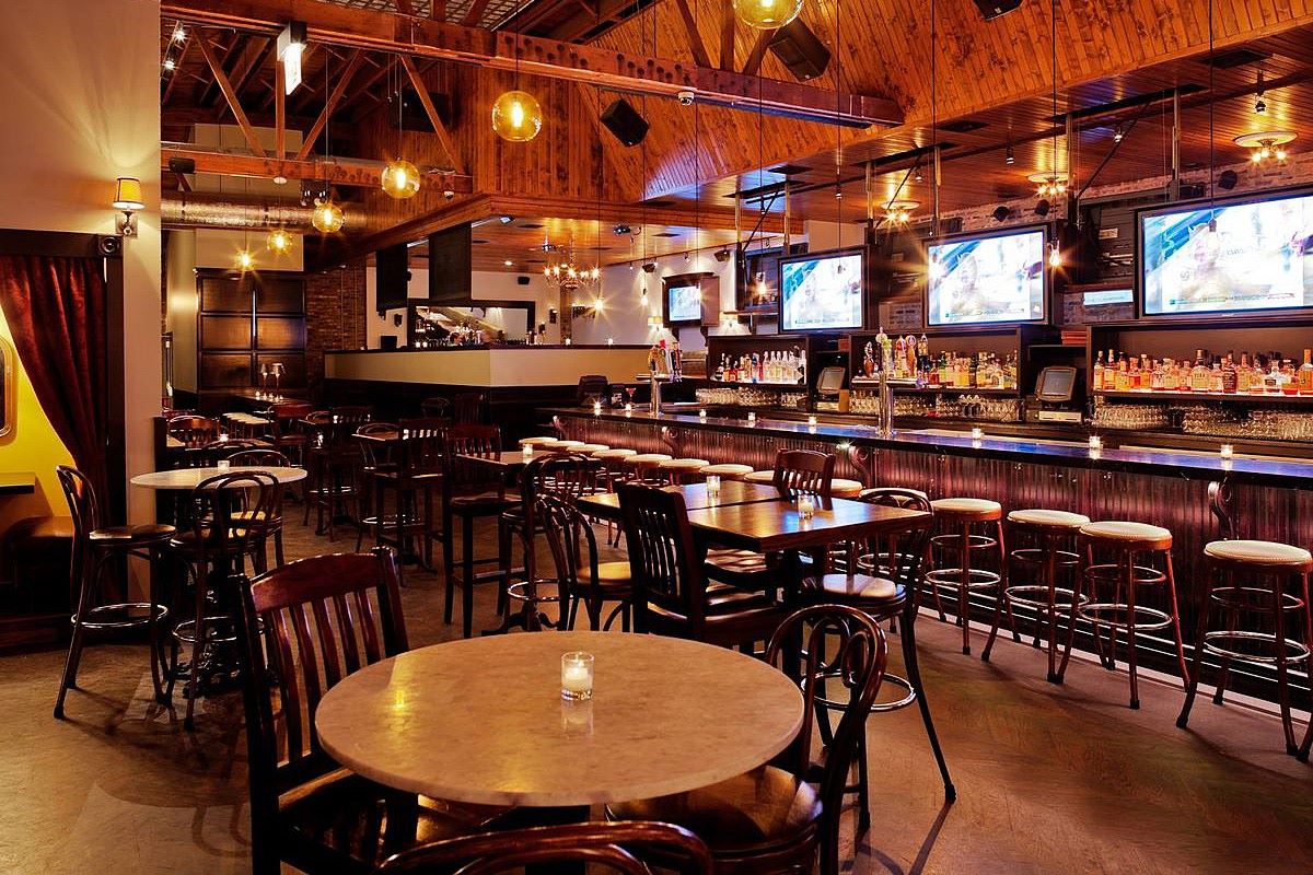 hidden-gems-top-10-bars-in-chicagos-old-town-you-must-visit-touristsecrets