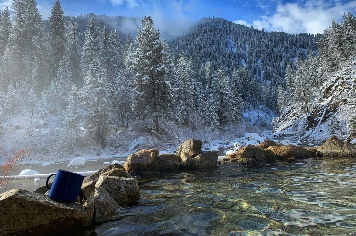 hidden-hot-springs-in-the-rocky-mountains-touristsecrets