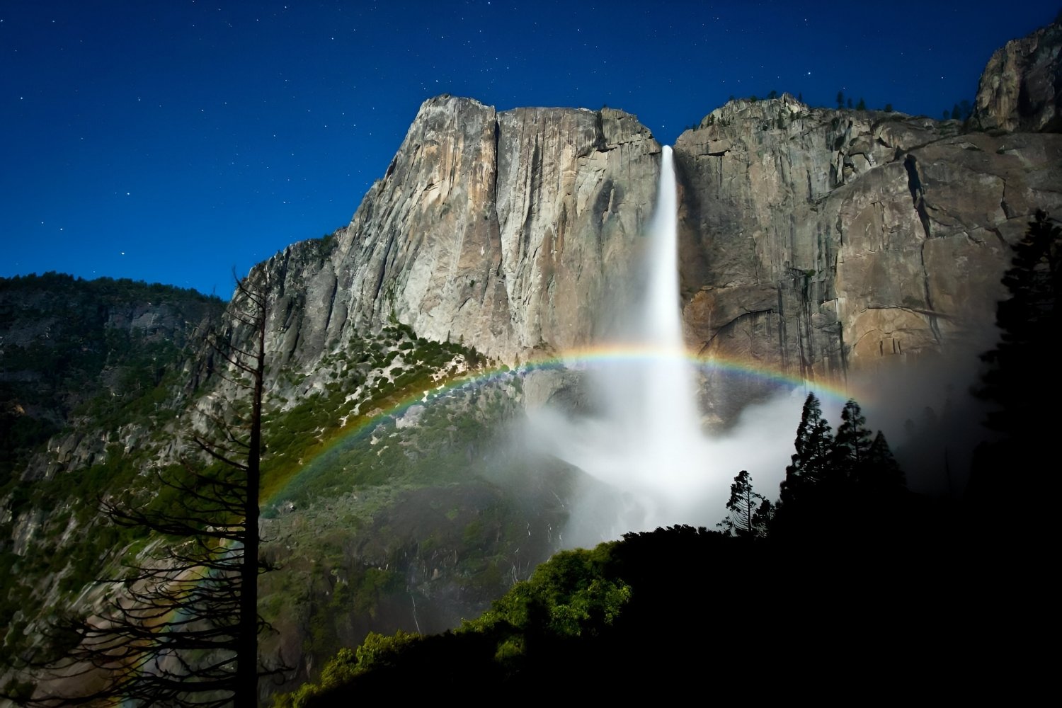 Hidden-Moonbow-Spots-In-The-Sierra-Nevada hidden-moonbow-spots-in-the-sierra-nevada
