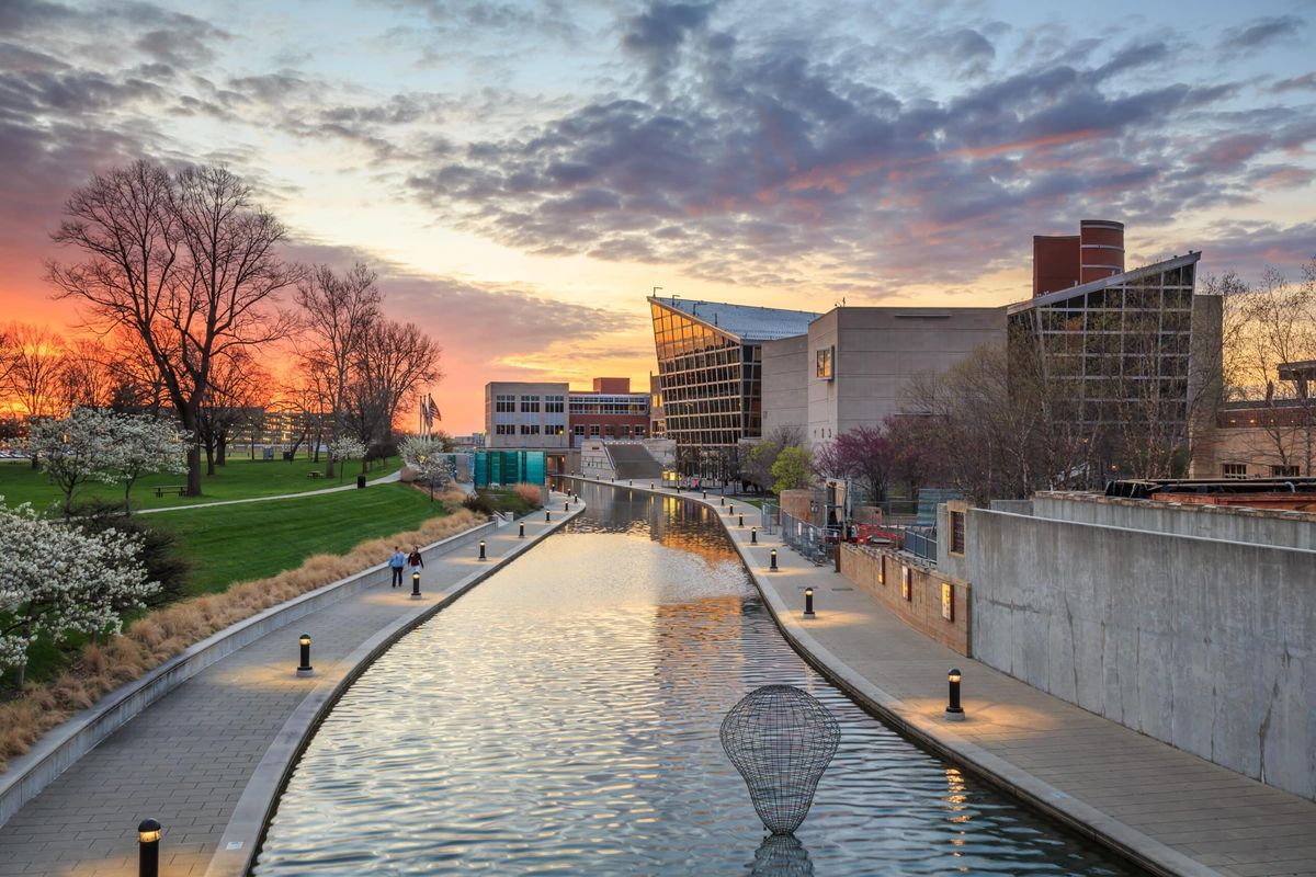 hidden-paths-of-indianapolis-canal-walks