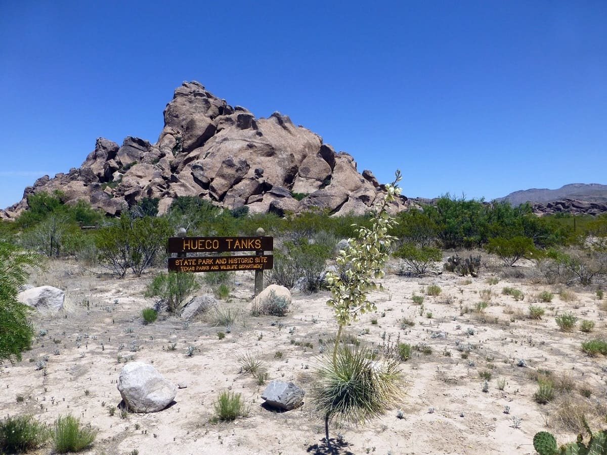 hidden-spherulite-beaches-of-texas-hueco-tanks-state-park