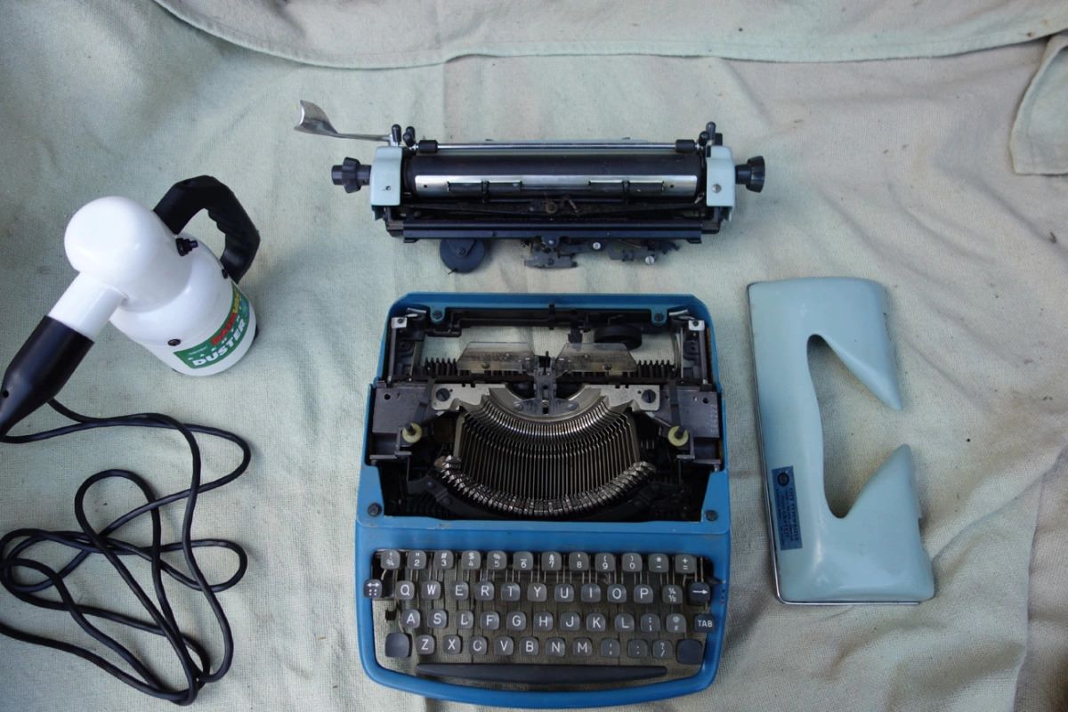Hidden-Typewriter-Repair-Shops-Of-San-Francisco-Vintage-Writing-Havens hidden-typewriter-repair-shops-of-san-francisco-vintage-writing-havens