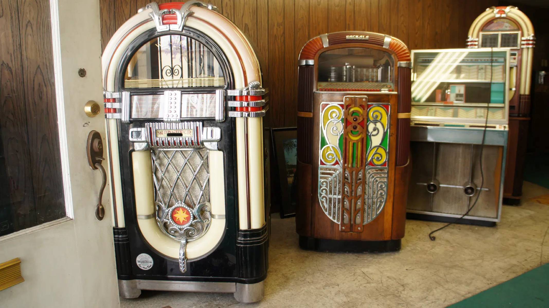 hidden-vintage-jukebox-repair-shops-of-nashville