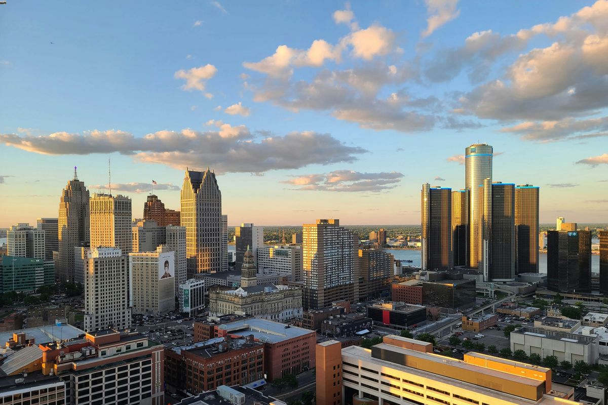 hidden-vintage-radio-repair-shops-of-detroit