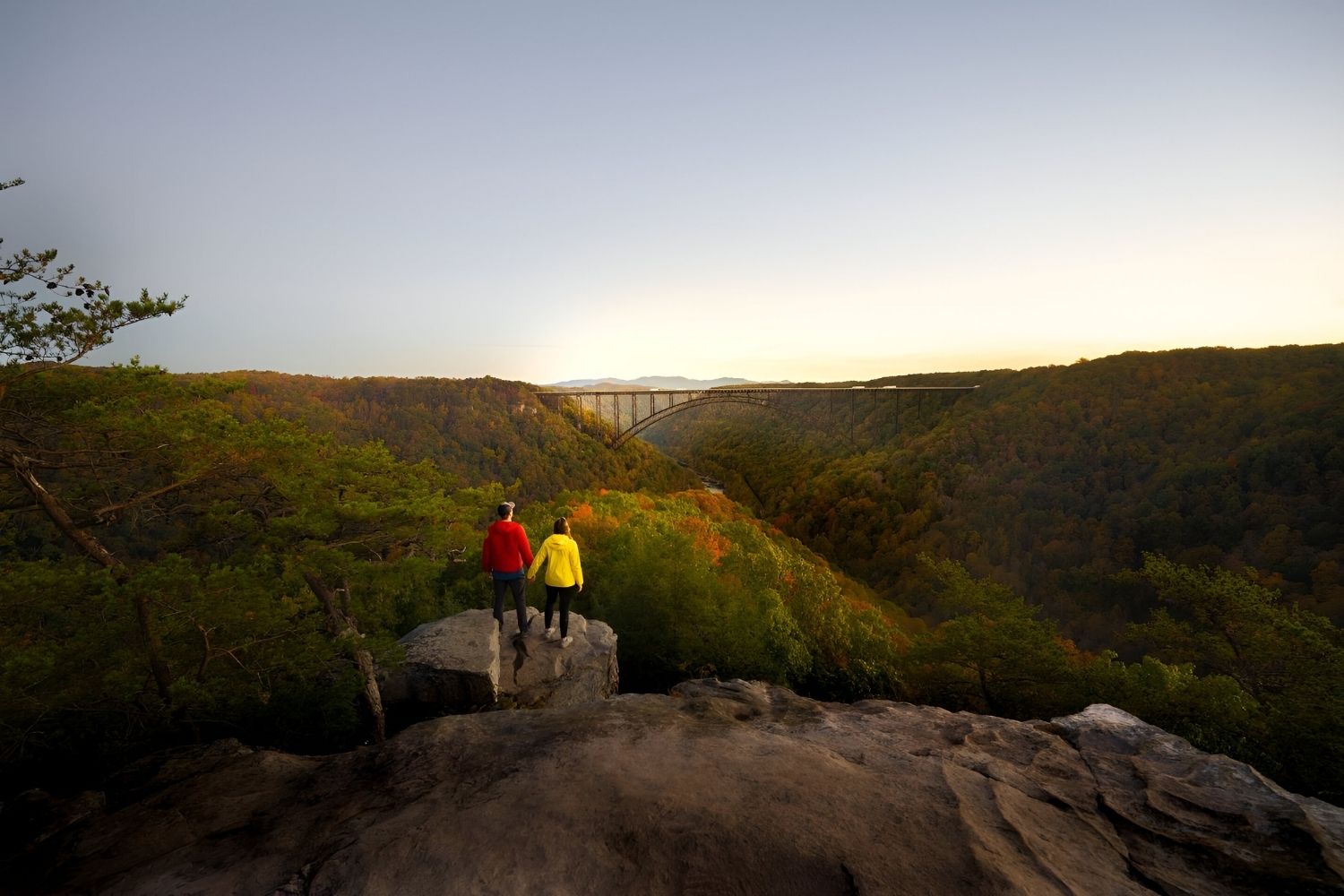 hike-the-stunning-long-point-trail-in-new-river-gorge