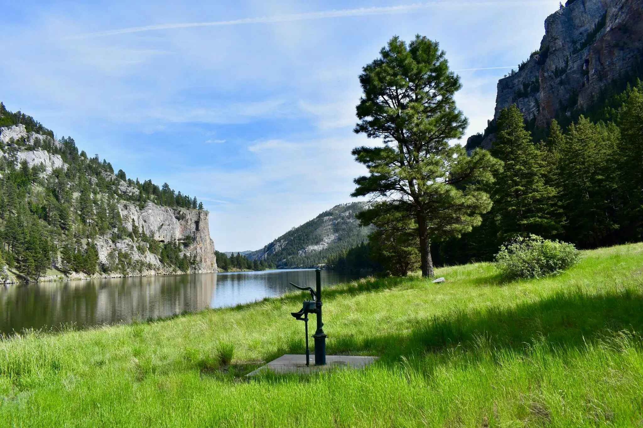 hike-the-thrilling-mann-gulch-at-gates-of-the-mountains