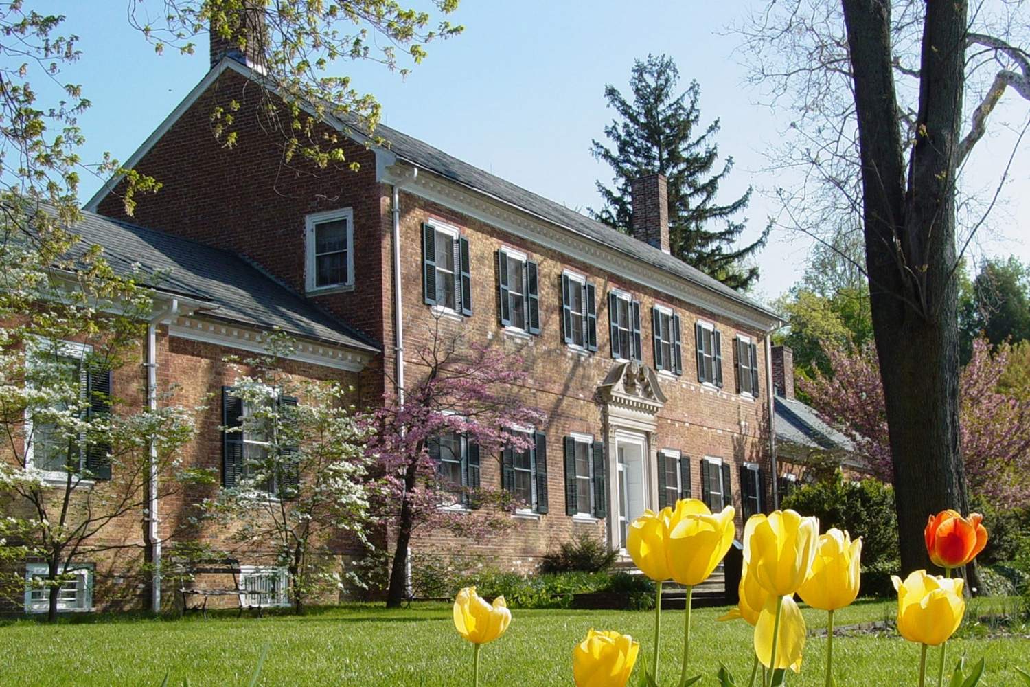 historic-charm-awaits-at-fredericksburgs-chatham-manor