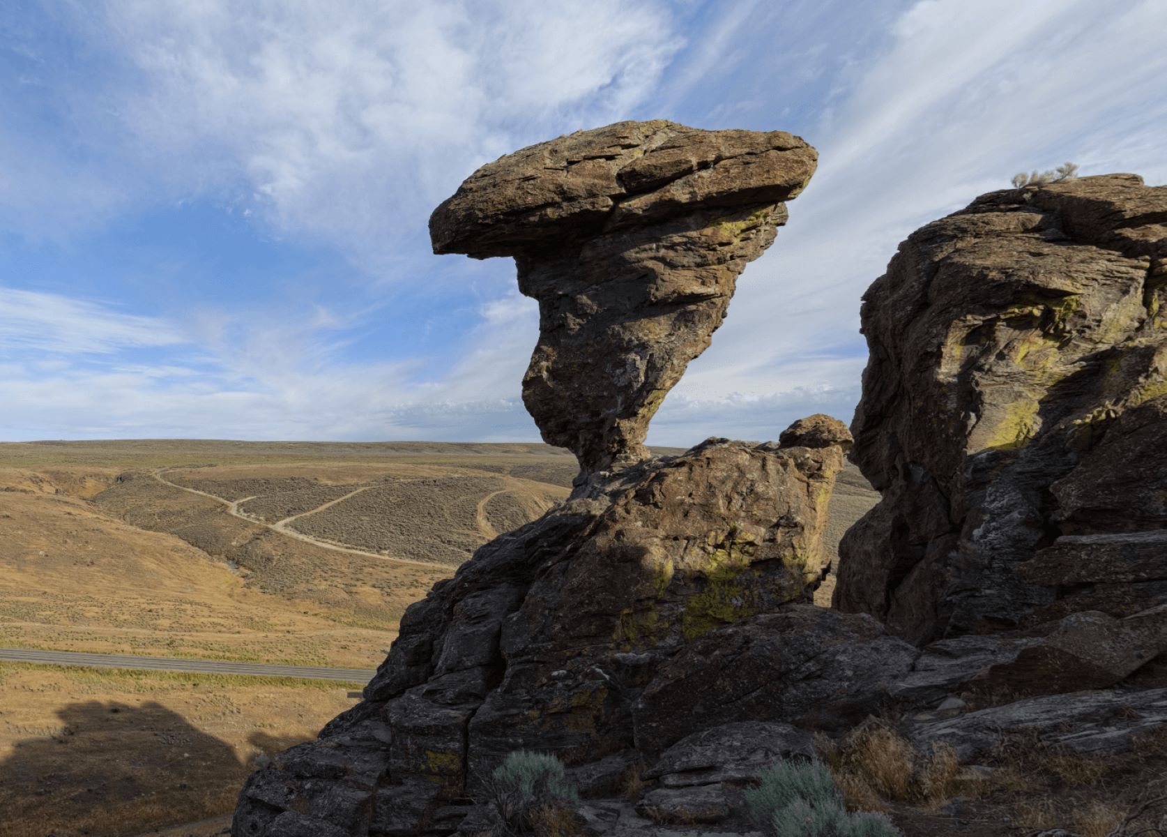 idahos-mysterious-48-foot-balanced-rock-near-castleford