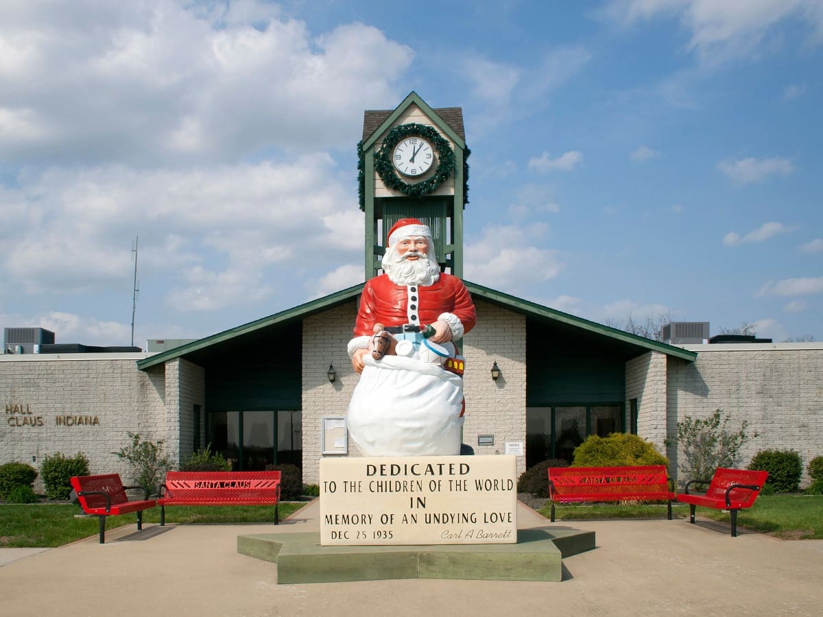 indianas-secret-santa-claus-town-with-year-round-holiday-spirit
