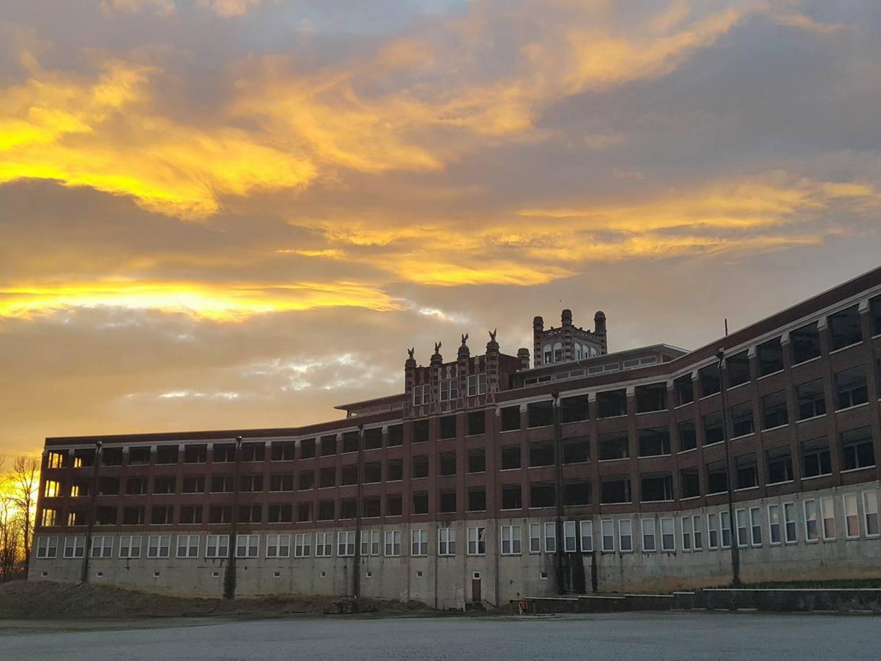 Kentucky8217s-Mysterious-Waverly-Hills-Sanatorium-Haunted-Hospital-Secrets kentuckys-mysterious-waverly-hills-sanatorium-haunted-hospital-secrets