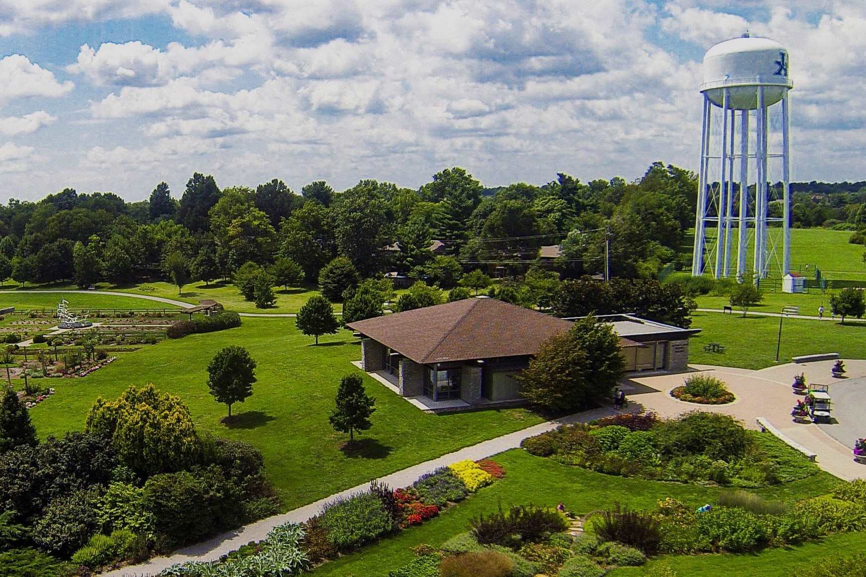 lexingtons-lush-arboretum-oasis-awaits