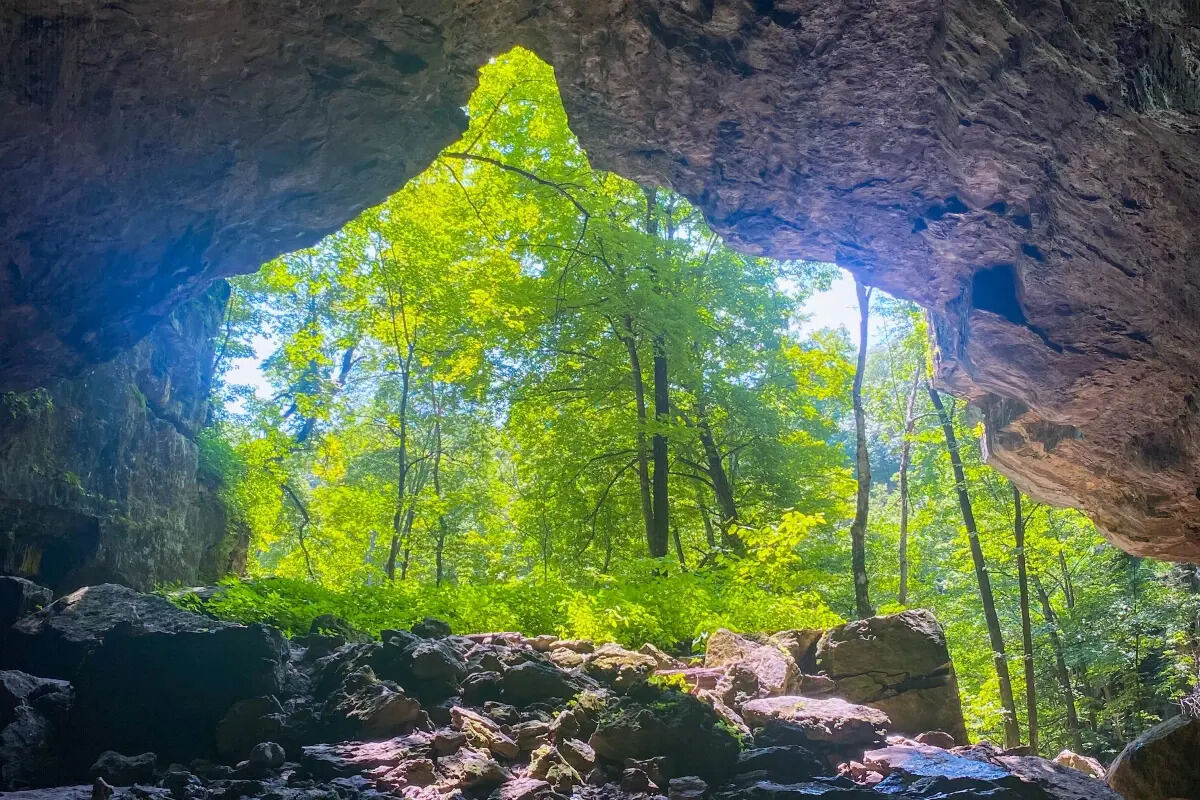 maquoketa-caves-unveil-hidden-wonders
