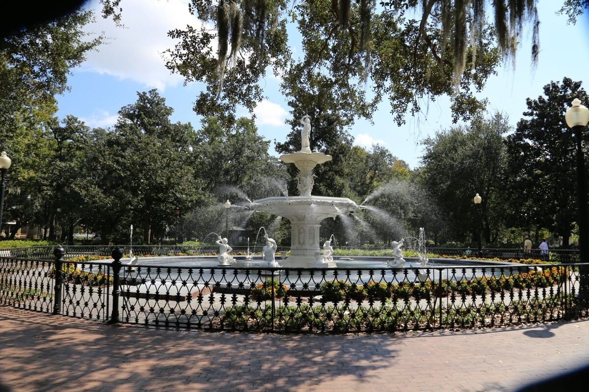 marvel-at-forsyth-parks-iconic-fountain