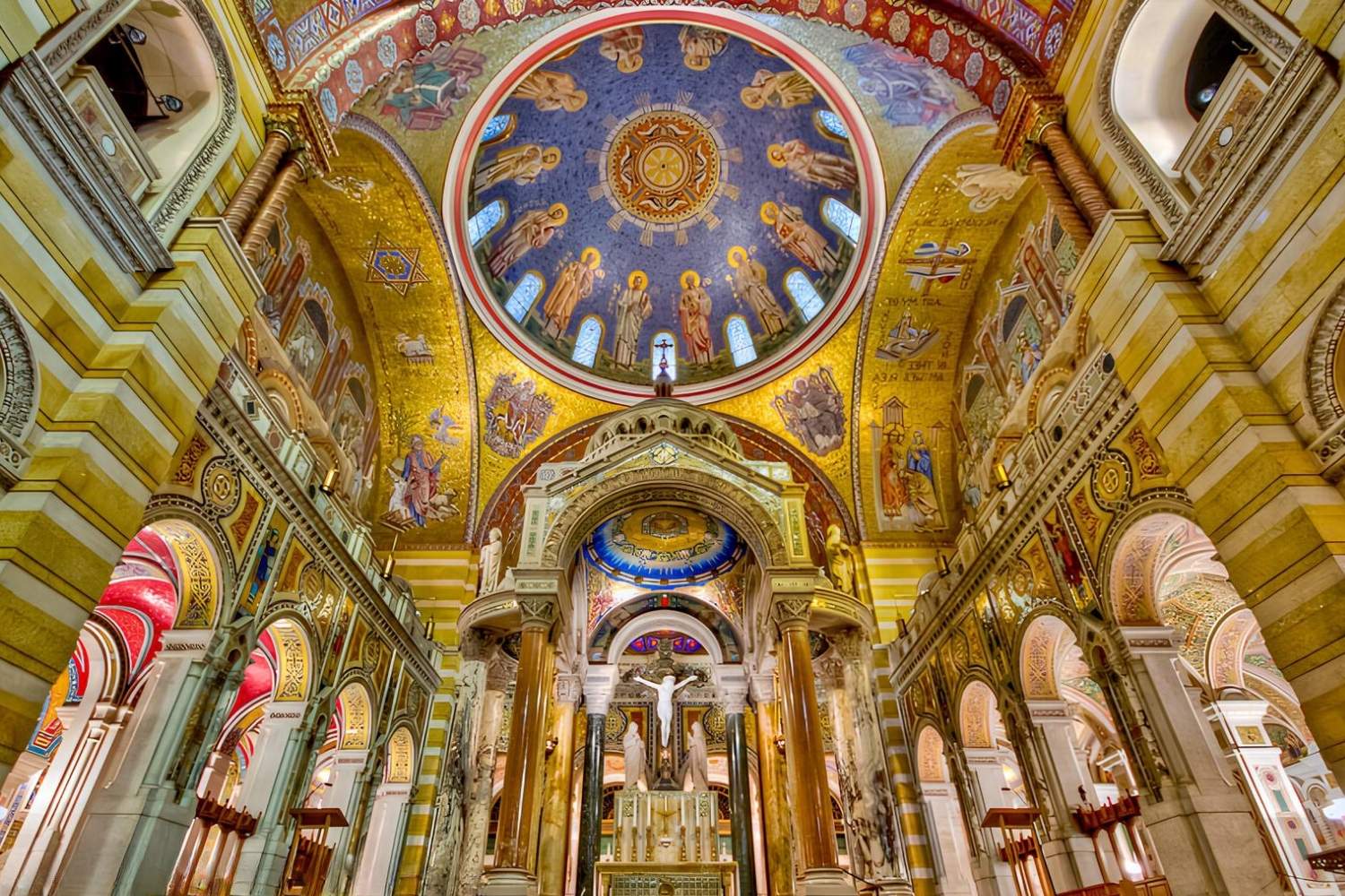 marvel-at-st-louis-cathedral-basilica-mosaics