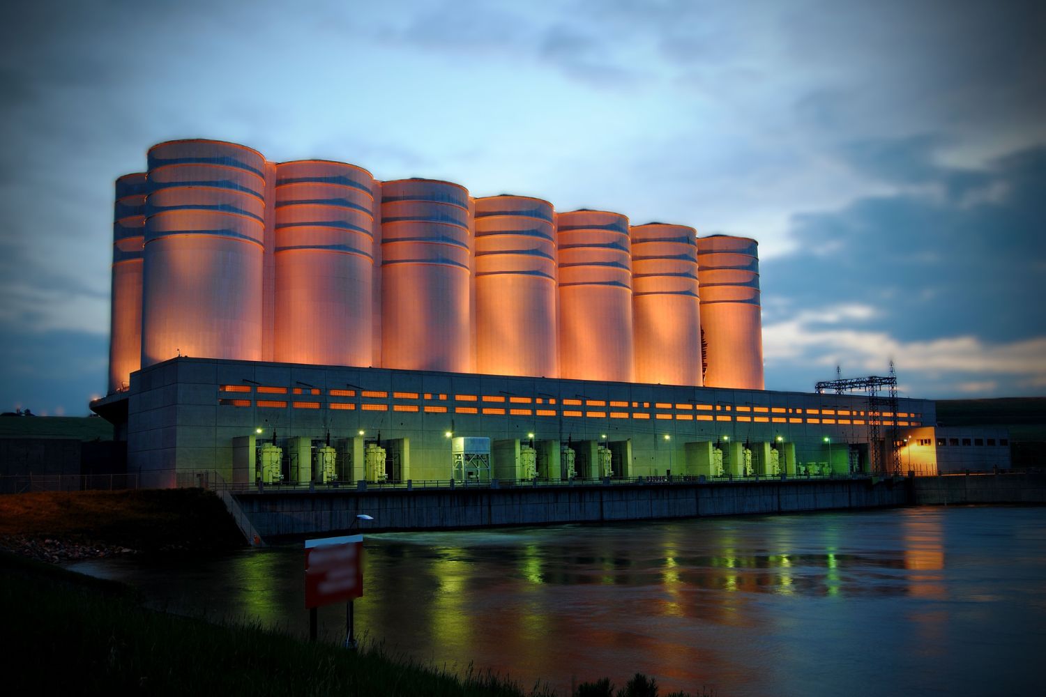 marvel-at-the-majestic-oahe-dam