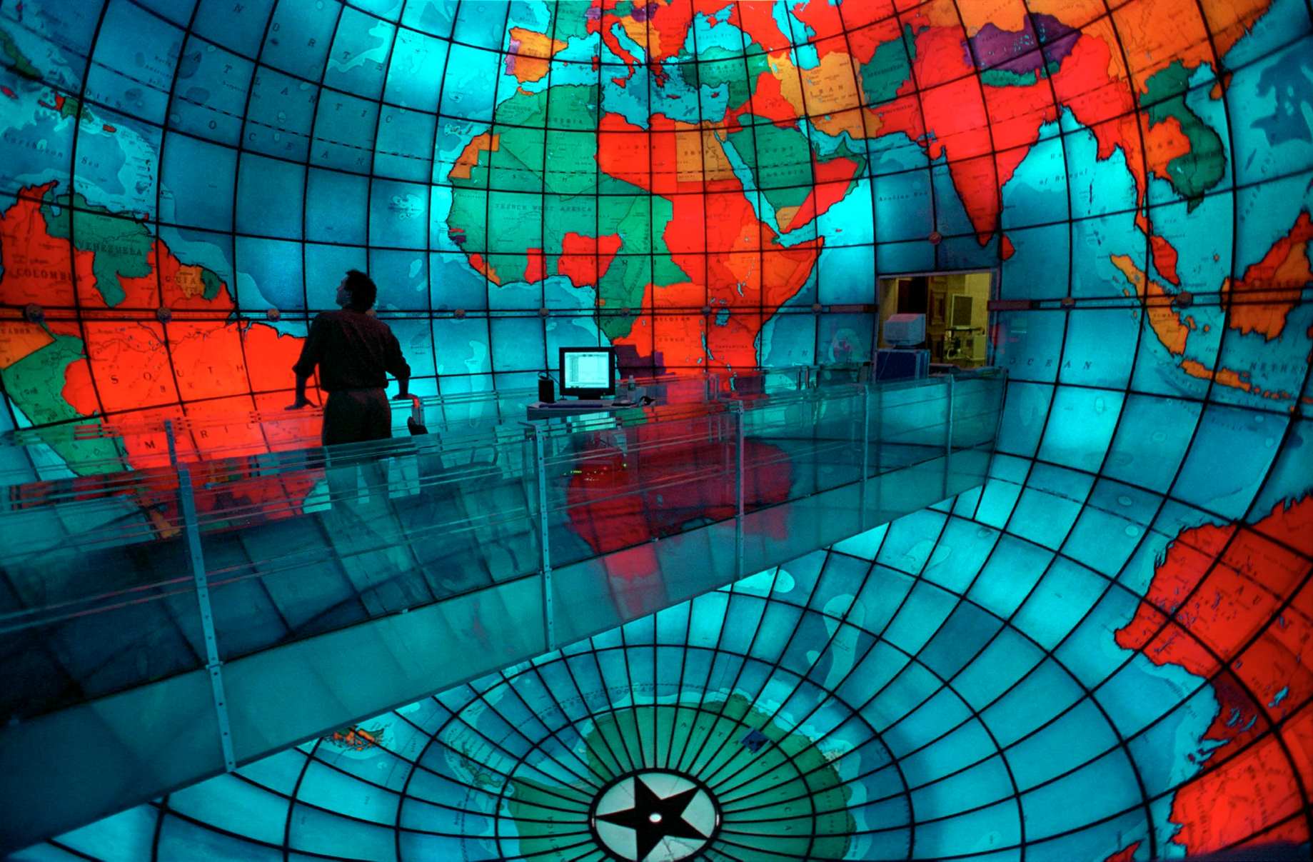 Massachusetts8217-Secret-Stained-Glass-Globe-You-Can-Walk-Inside massachusetts-secret-stained-glass-globe-you-can-walk-inside