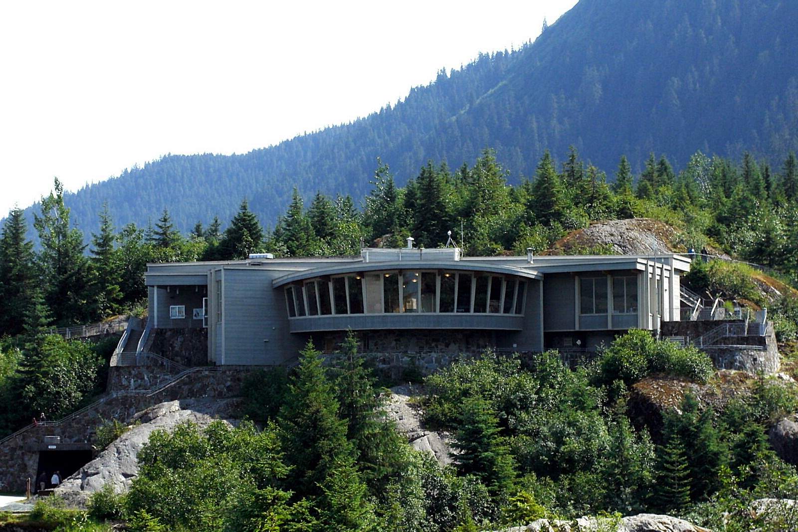 Mendenhall-Glacier-Juneau8217s-Icy-Marvel-Awaits mendenhall-glacier-juneaus-icy-marvel-awaits