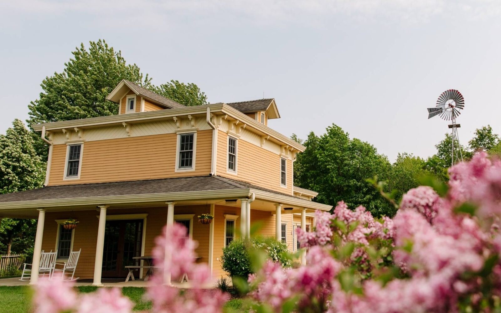 michigans-farm-garden-magic-at-meijer-gardens