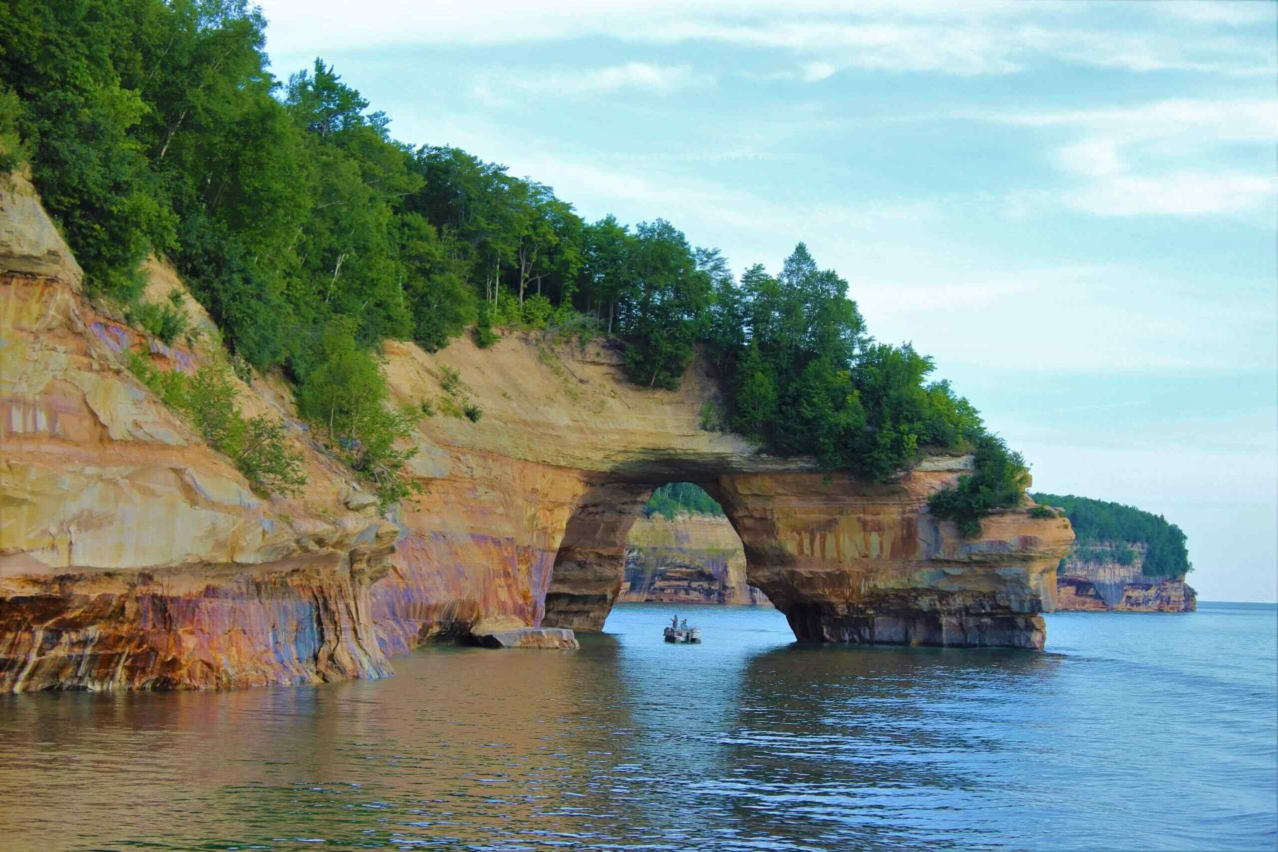 Michigan8217s-Secret-Da-Yoopers-Tourist-Trap-Upper-Peninsula-Attraction michigans-secret-da-yoopers-tourist-trap-upper-peninsula-attraction