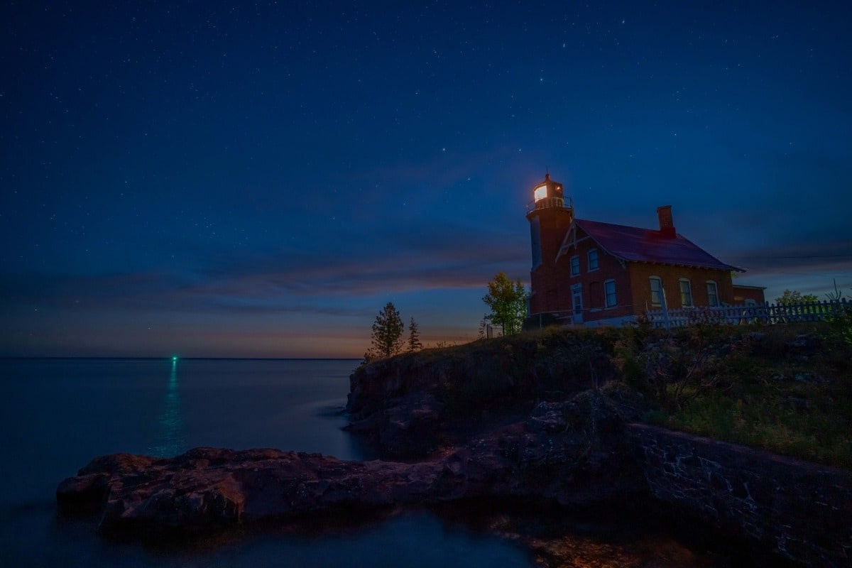minneapolis-lakes-nighttime-wonders