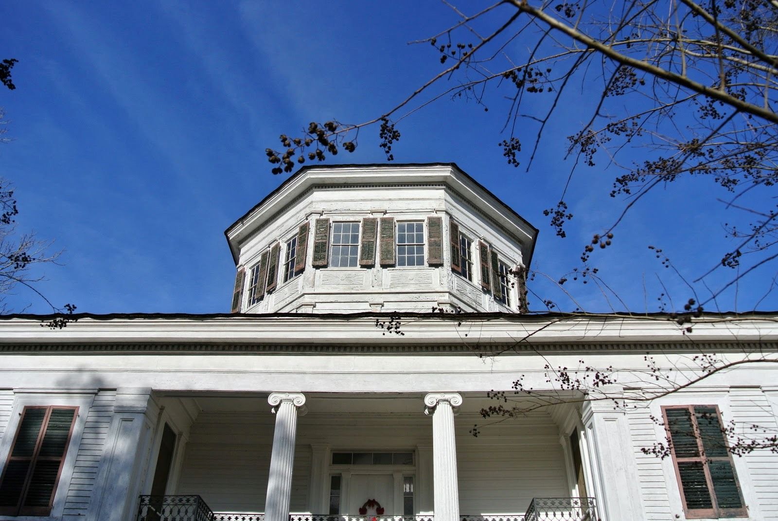 Mississippi8217s-Mysterious-Waverly-Mansion-With-Ghostly-Tales mississippis-mysterious-waverly-mansion-with-ghostly-tales