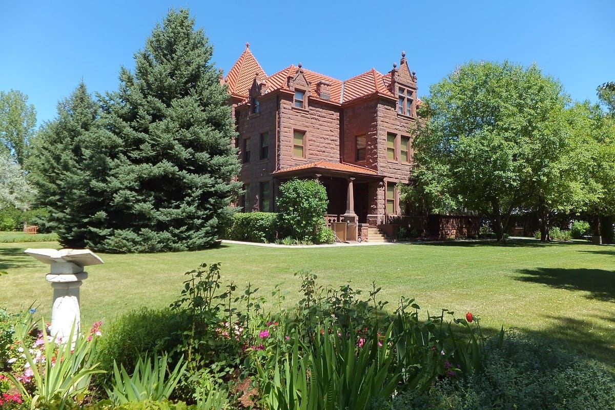 moss-mansion-magic-billings-historic-trolley-adventure