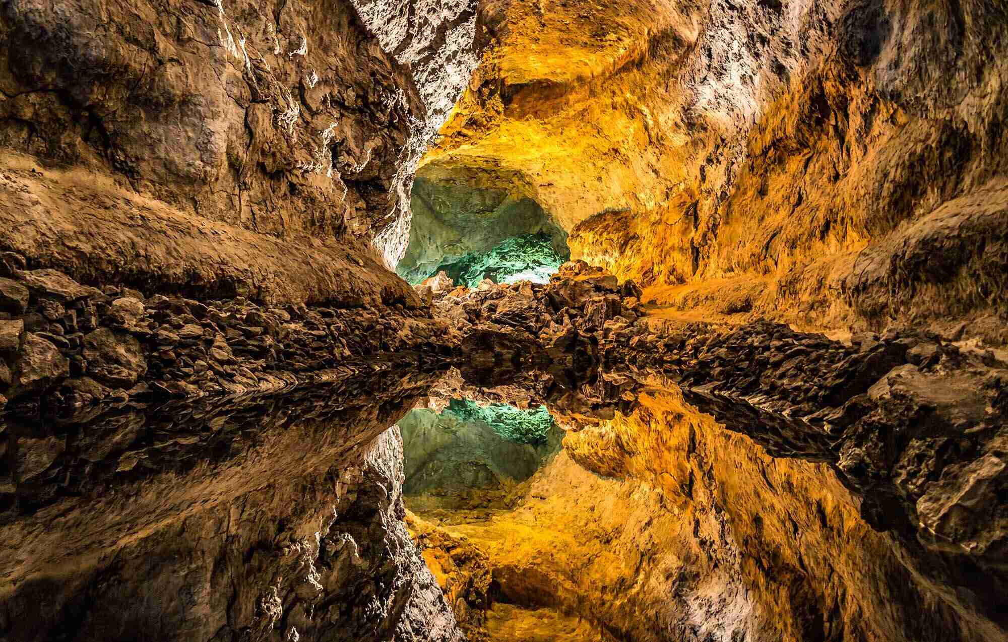 mysteries-of-hidden-hollow-lava-tubes
