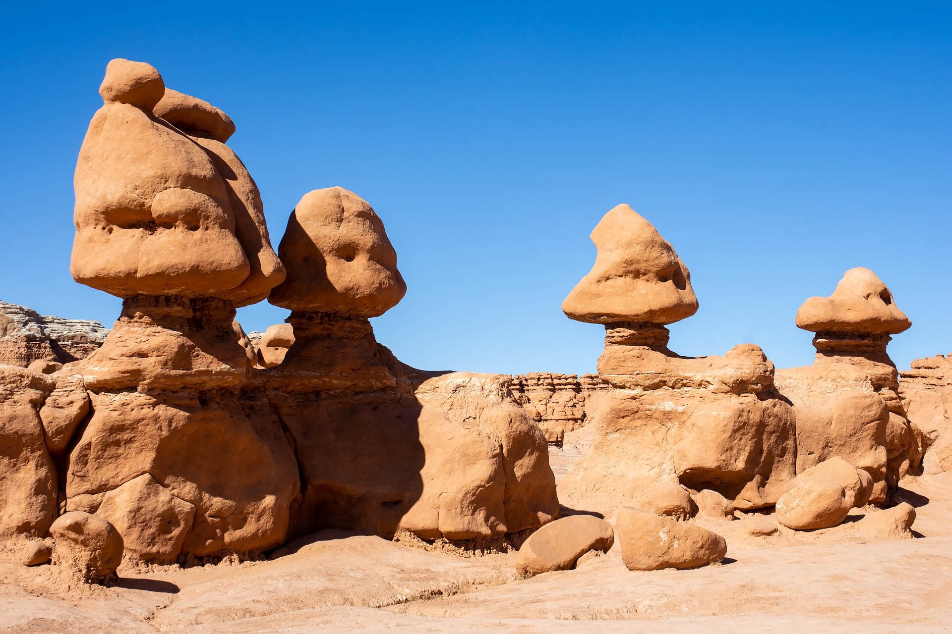 Mysteries-Of-Utah8217s-Goblin-Valley-Labyrinths mysteries-of-utahs-goblin-valley-labyrinths