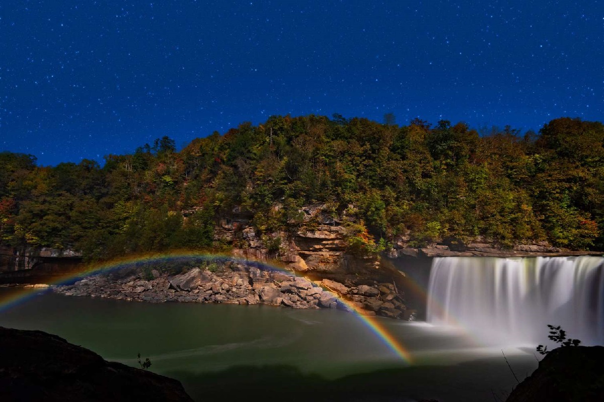 Mysterious-Moonbows-At-Cumberland-Falls-Kentucky mysterious-moonbows-at-cumberland-falls-kentucky