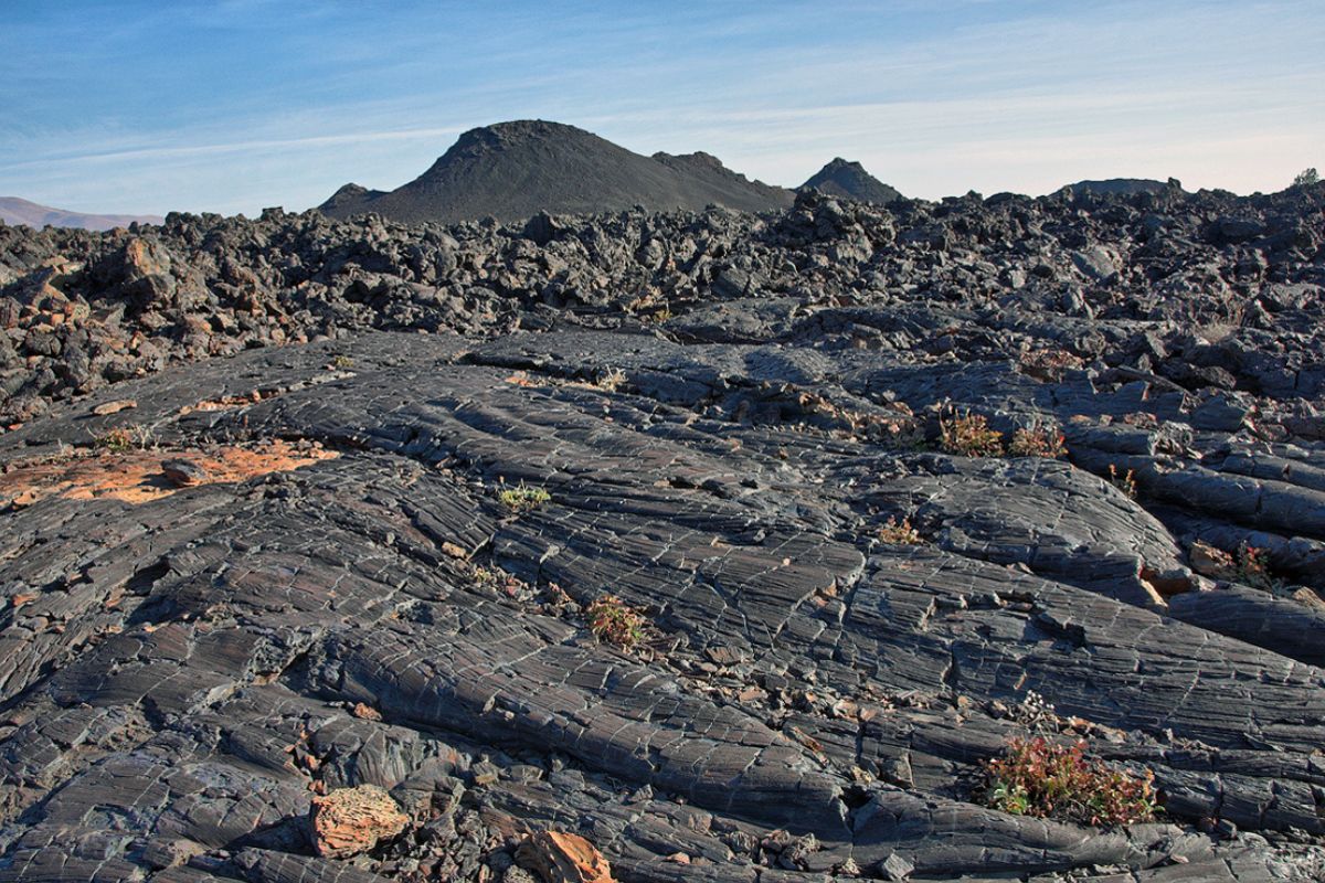 Mysterious-Mossy-Lava-Fields-Of-Craters-Of-The-Moon-Idaho mysterious-mossy-lava-fields-of-craters-of-the-moon-idaho