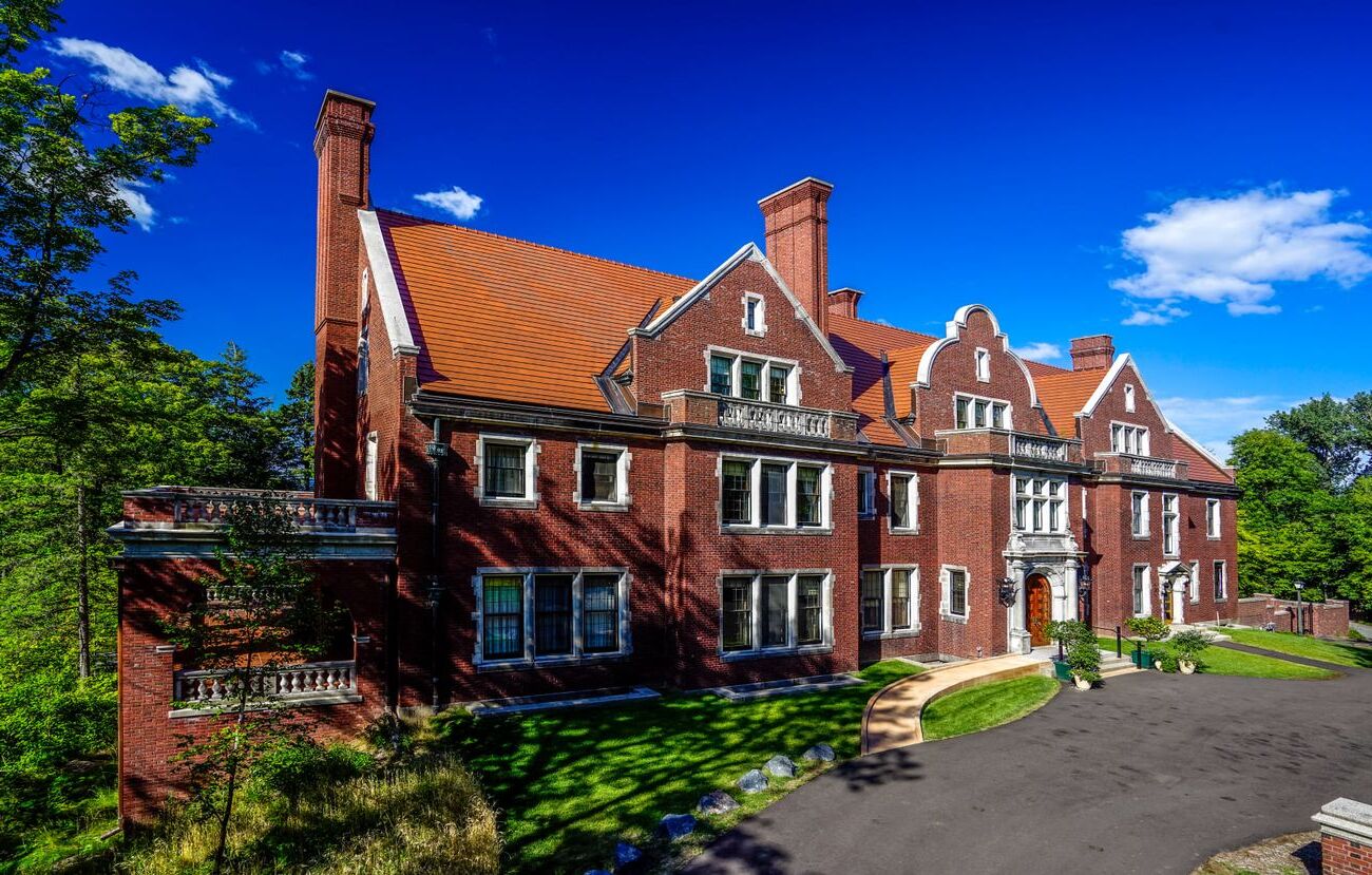 Mystery-Of-Duluth8217s-Glensheen-Mansion-On-Lake-Superior mystery-of-duluths-glensheen-mansion-on-lake-superior