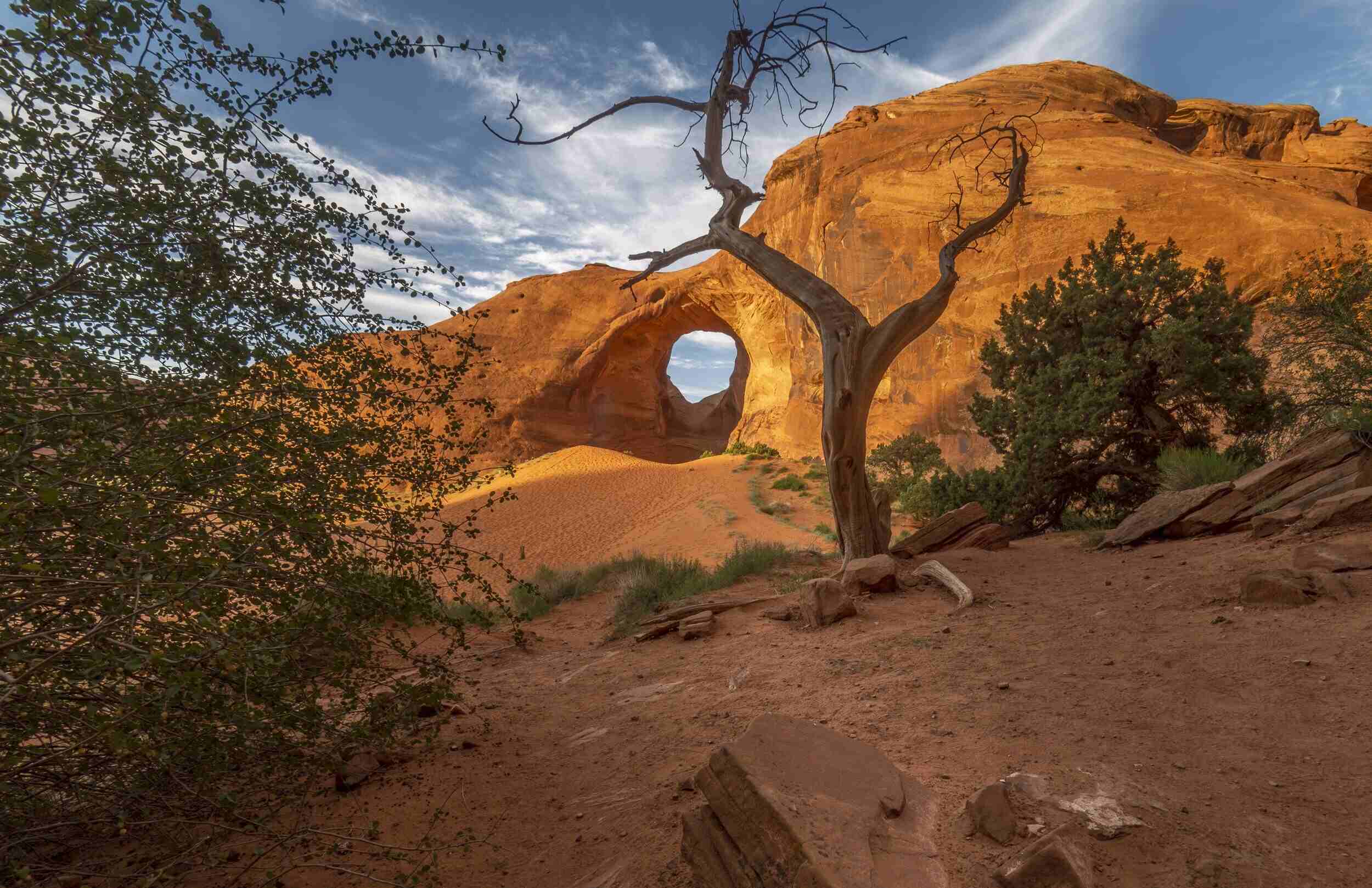 Mystery-Of-Silent-Sandstone-Arches-In-Monument-Valley mystery-of-silent-sandstone-arches-in-monument-valley