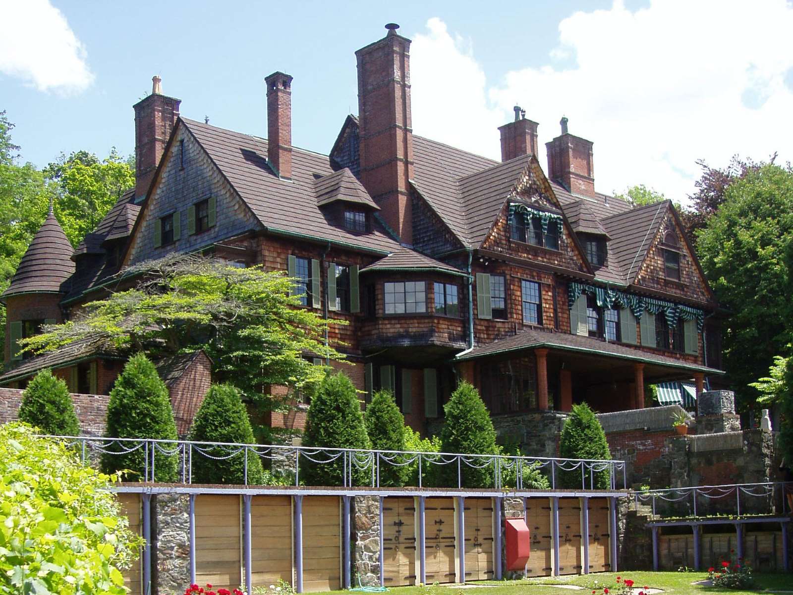 naumkeags-opulent-gilded-age-mansion-and-gardens