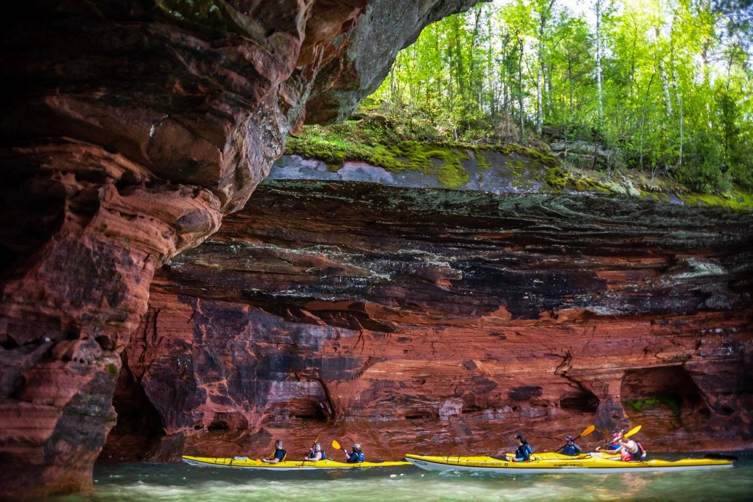 Paddle-Through-The-Wonders-Of-Apostle-Islands paddle-through-the-wonders-of-apostle-islands