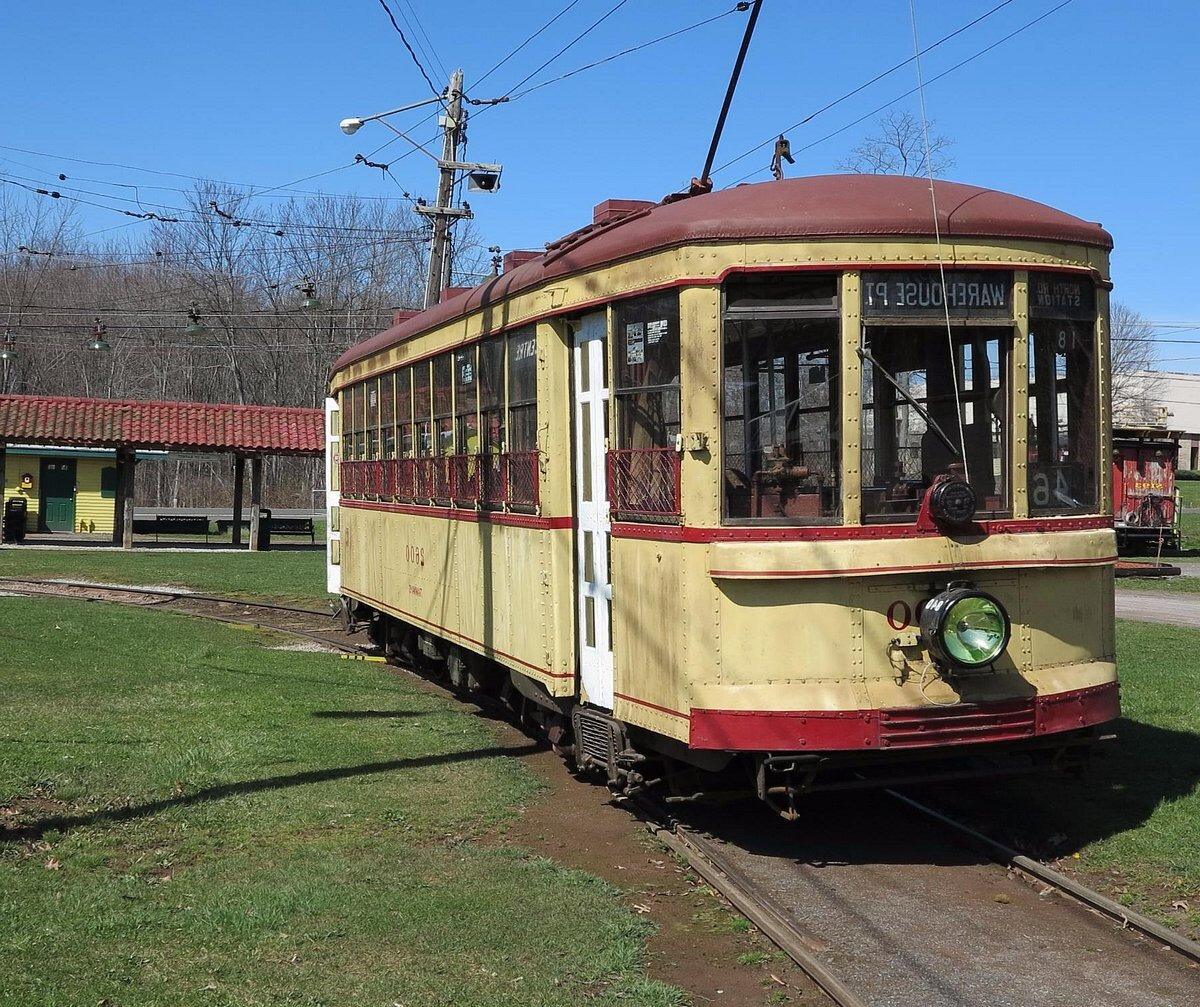 ride-through-history-at-connecticut-trolley-museum